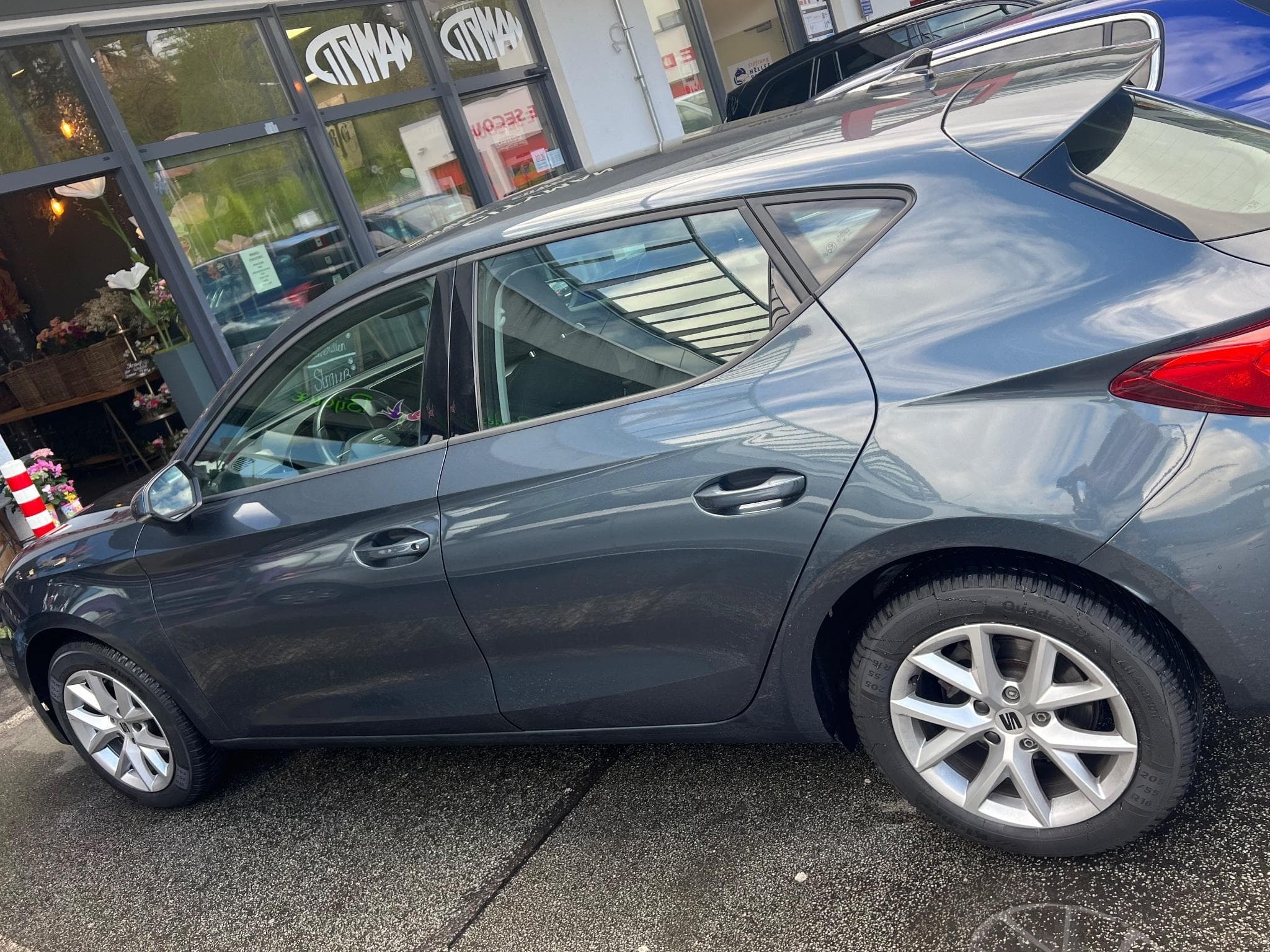 Seat Leon Style, Sportstourer 2.0 TDI 150 ch DSG (2021) - Photo 3
