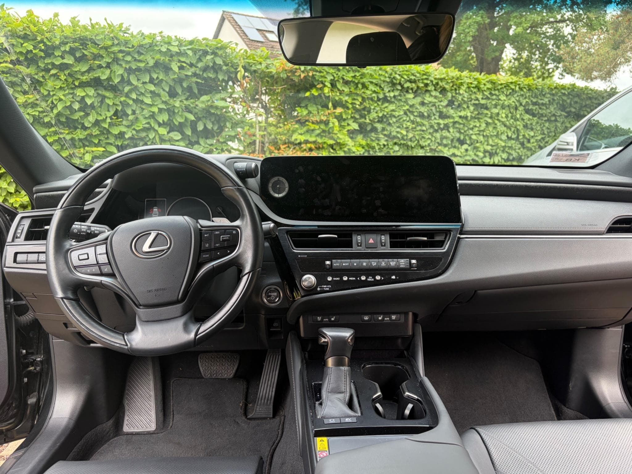 Lexus ES 300h Executive Line (2023) - Foto 8