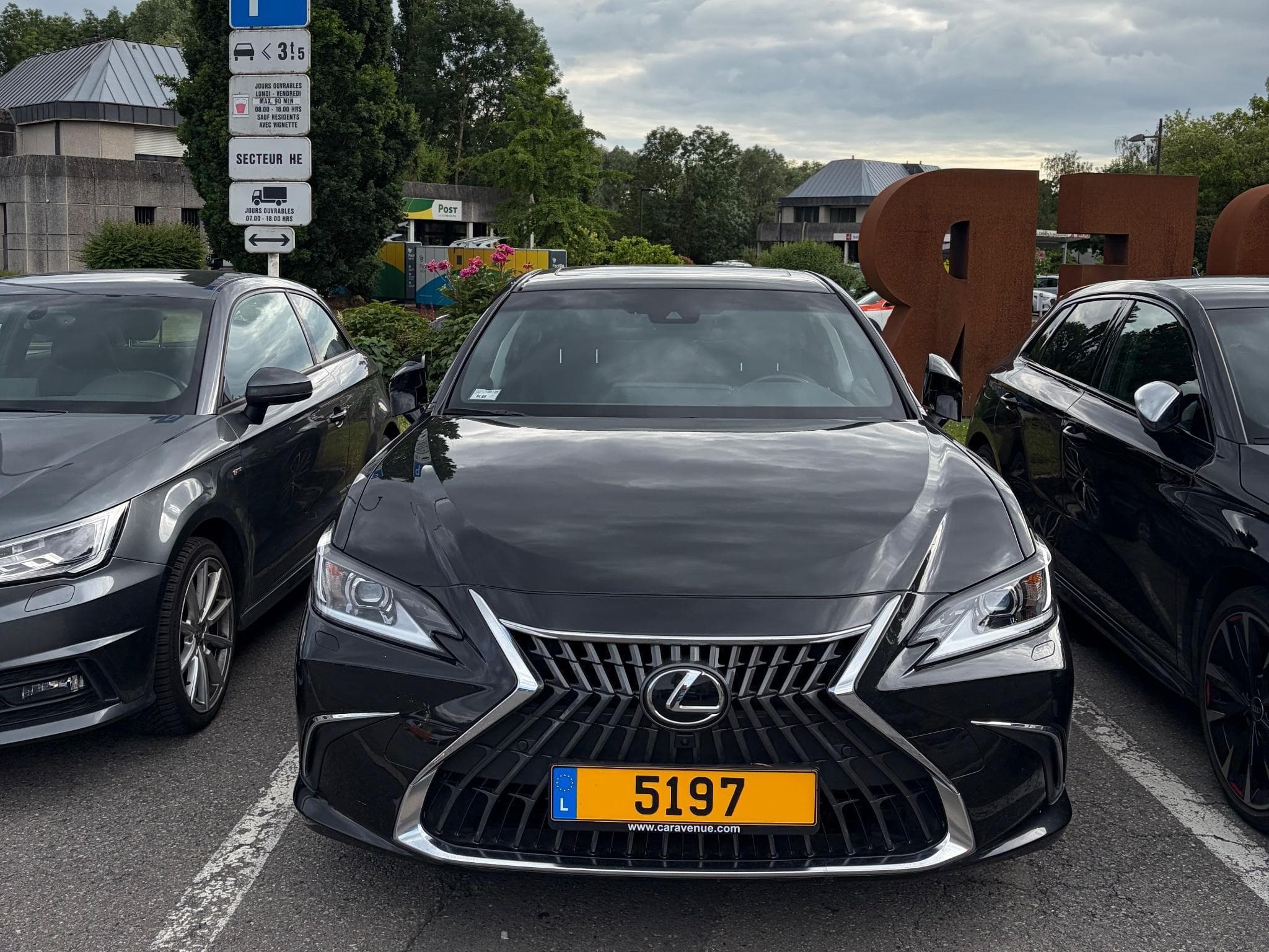 Lexus ES 300h Executive Line (2023) - Foto 1