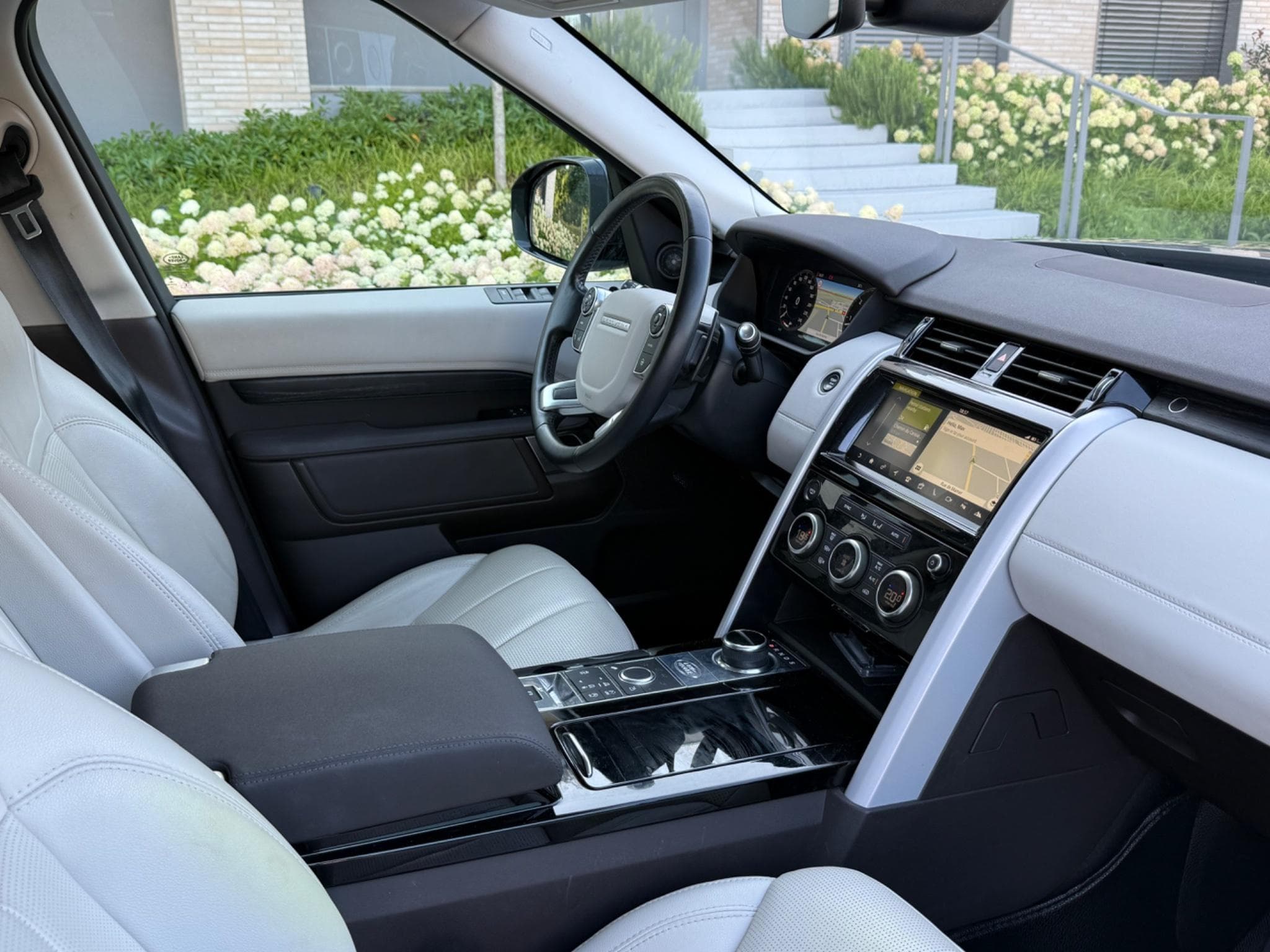 Land-Rover Discovery 3.0 Td6 HSE (2018) - Foto 5