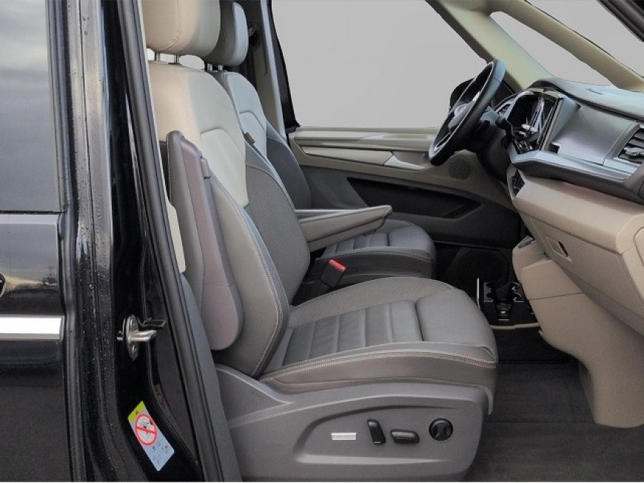 VW Multivan (2025) - Foto 6