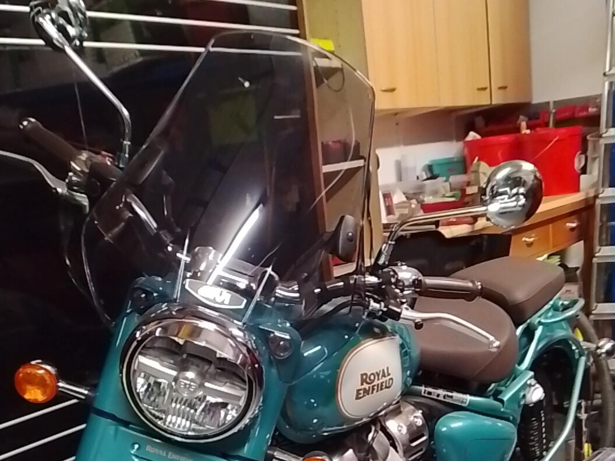 Royal Enfield Classic 2 Zylinders 4 temps (2025) - Foto 2