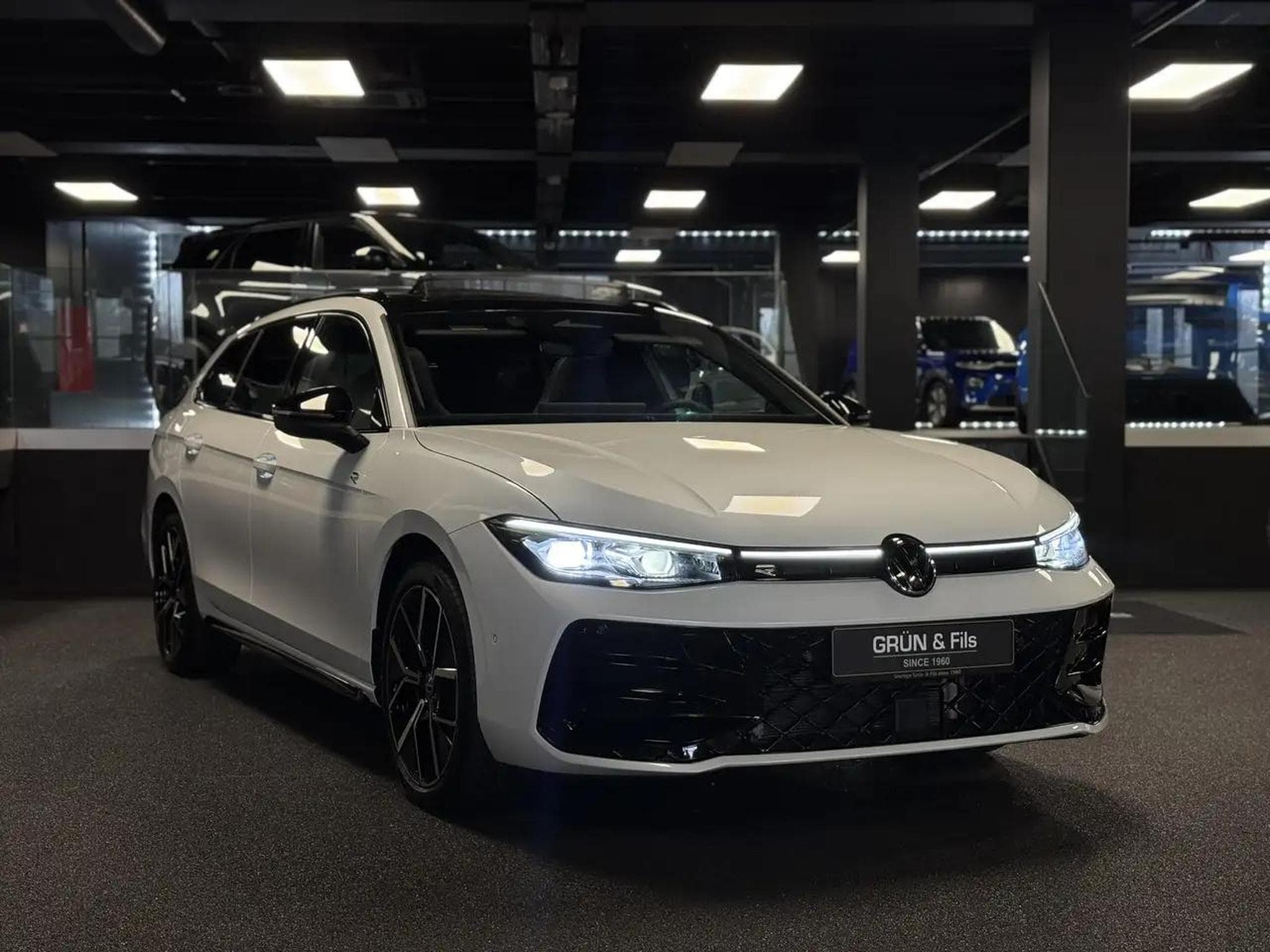 VW Passat (2025) - Photo 1