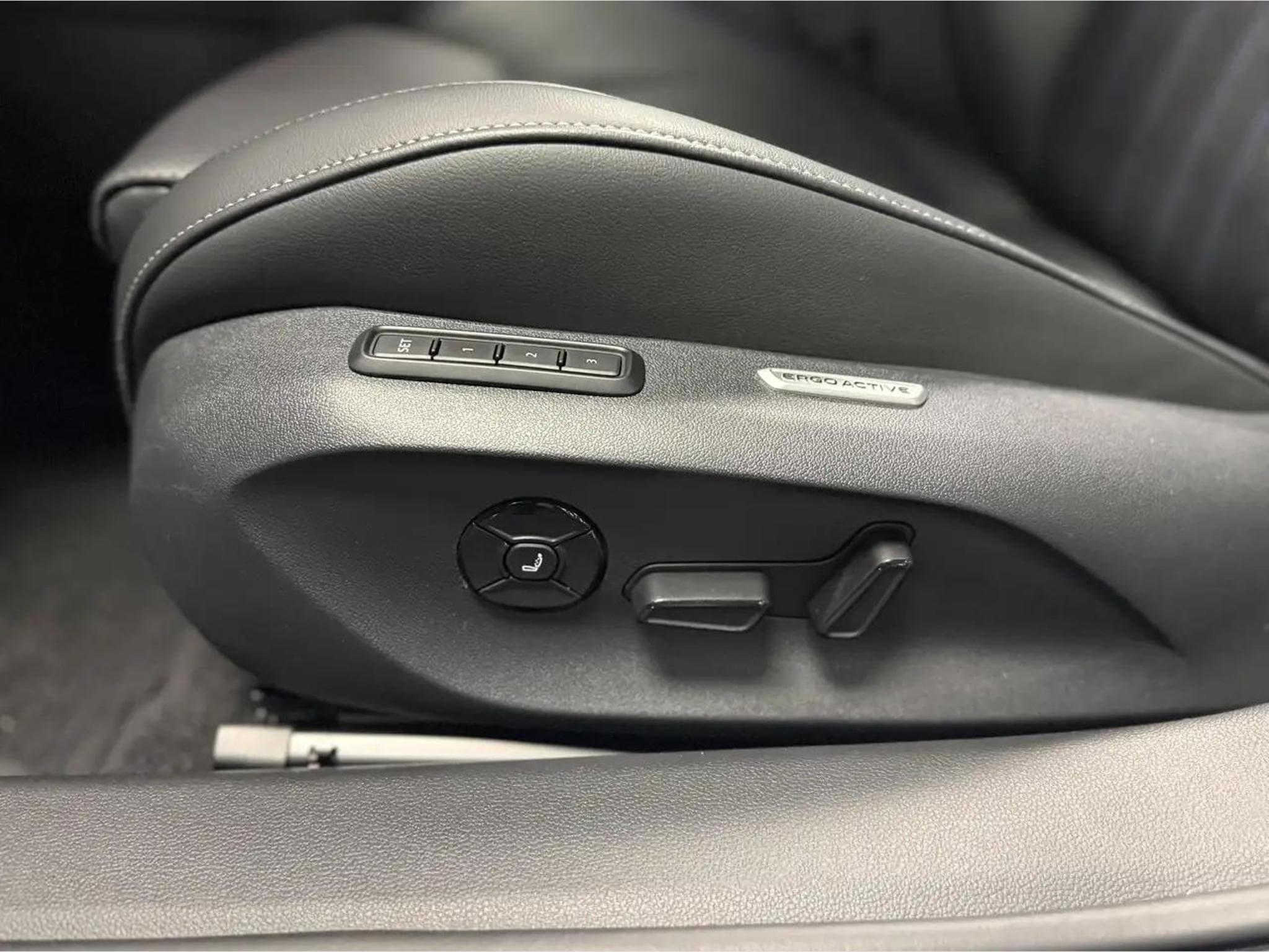 VW Passat (2025) - Photo 11