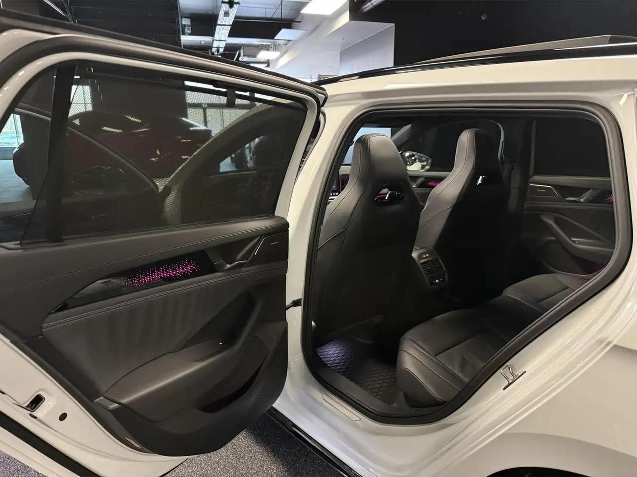 VW Passat (2025) - Photo 18