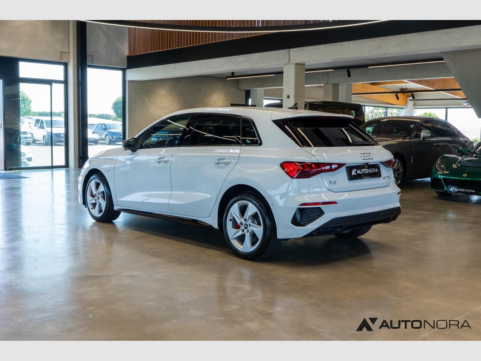 Audi A3 45 TFSIe Sportback S line (2023) - Photo 2