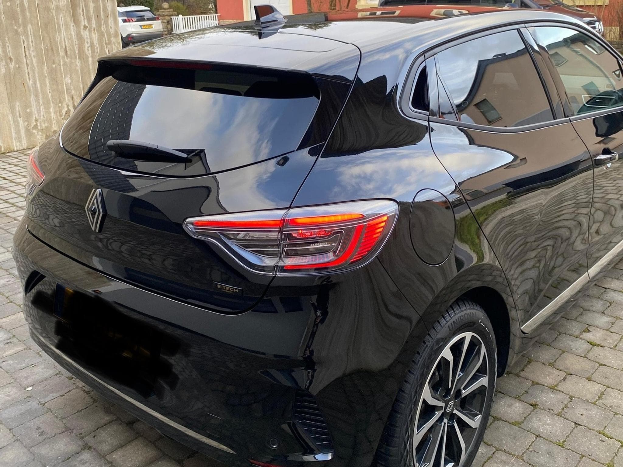 Renault Clio E-TECH HYBRID (2024) - Photo 2
