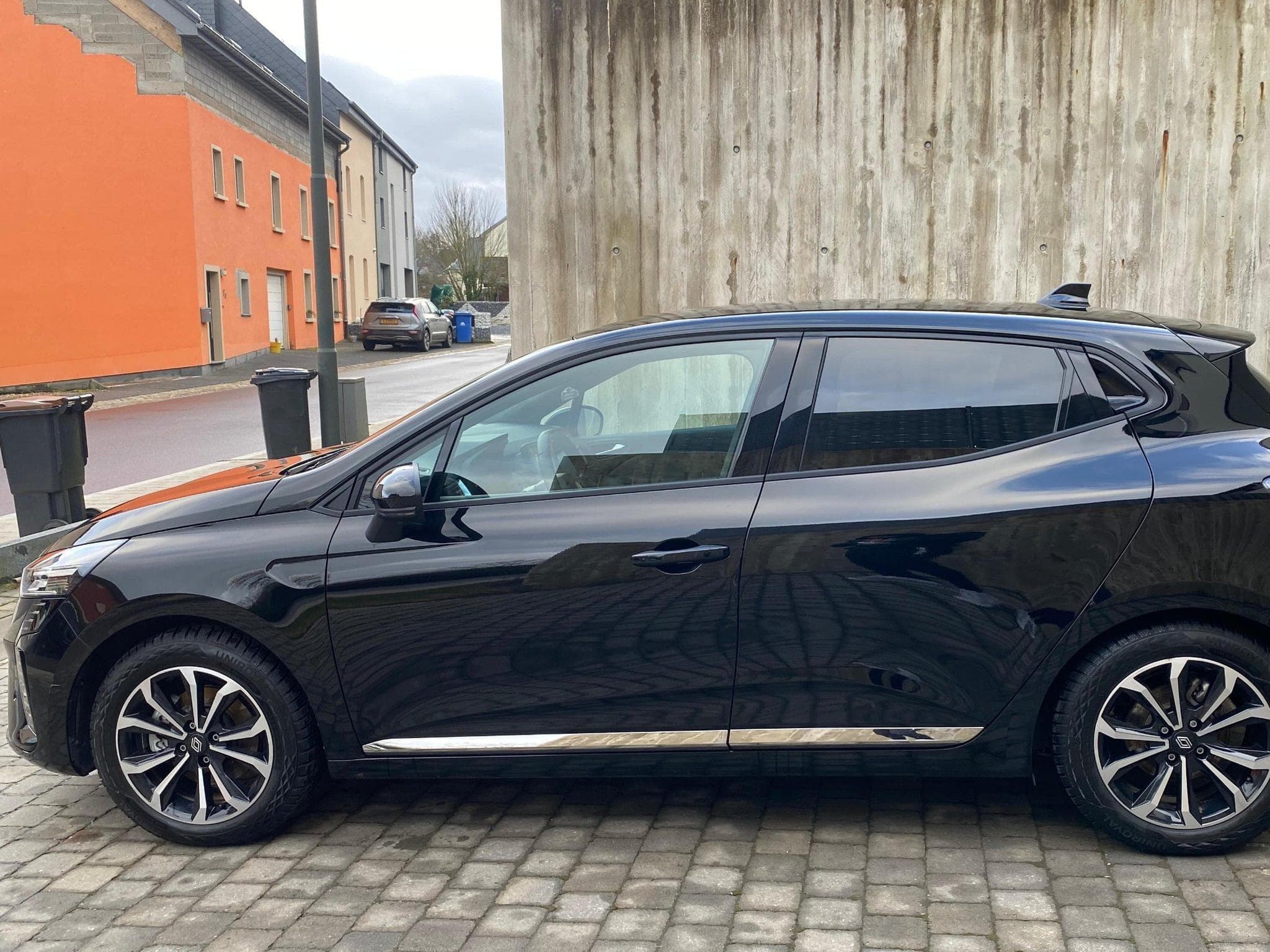 Renault Clio E-TECH HYBRID (2024) - Photo 3