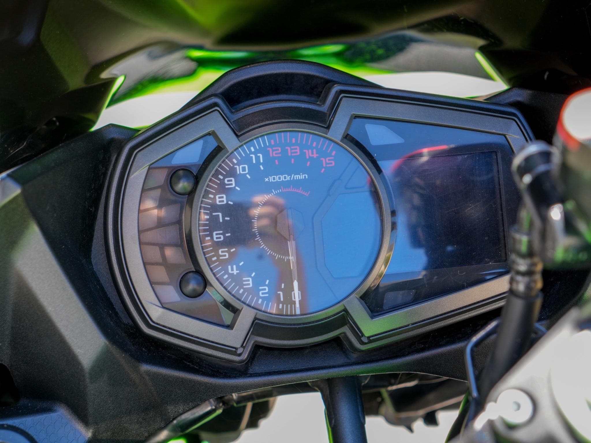 Kawasaki Ninja 400 (2019) - Foto 14
