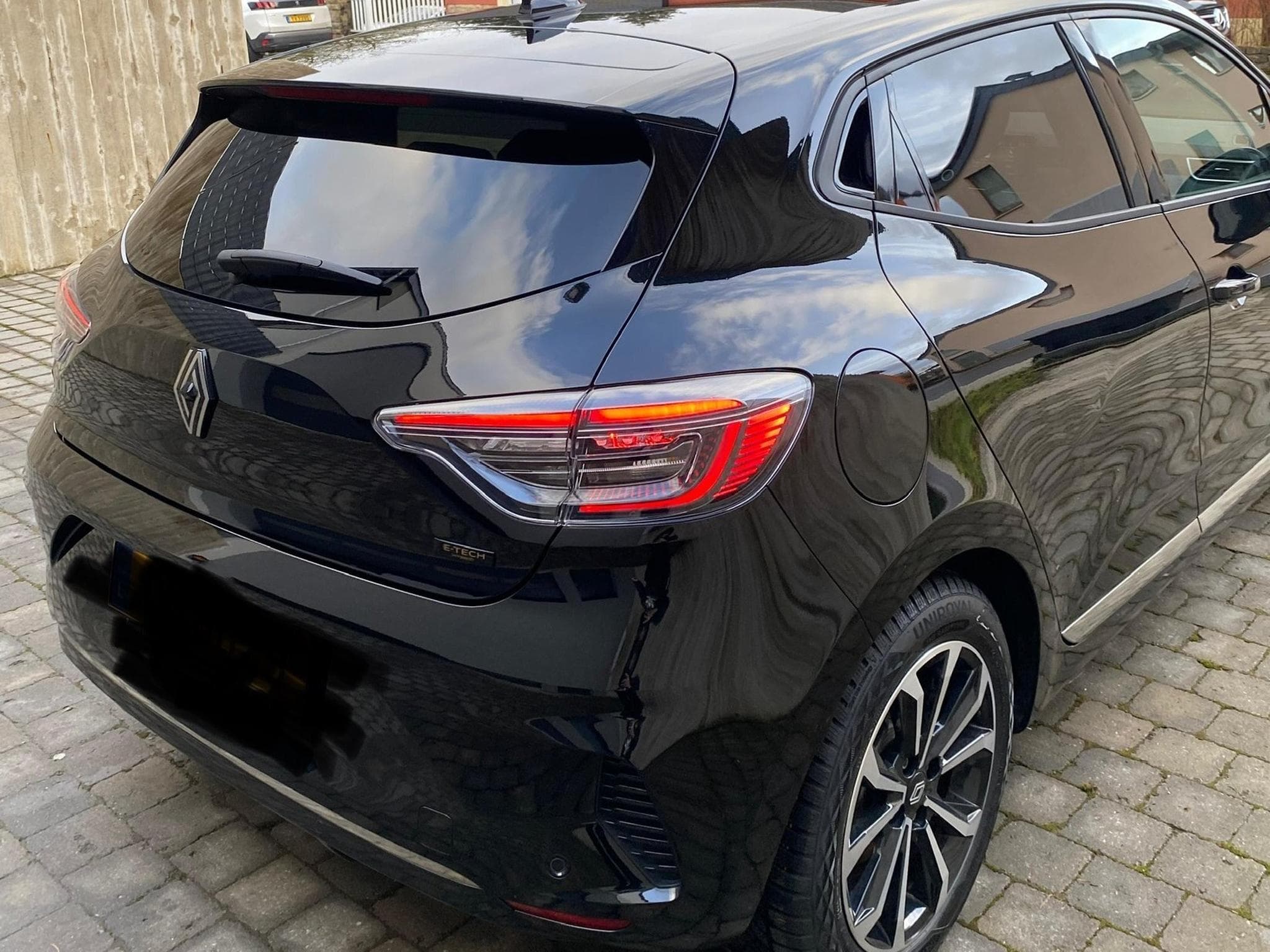 Renault Clio E-TECH HYBRID (2024) - Photo 3