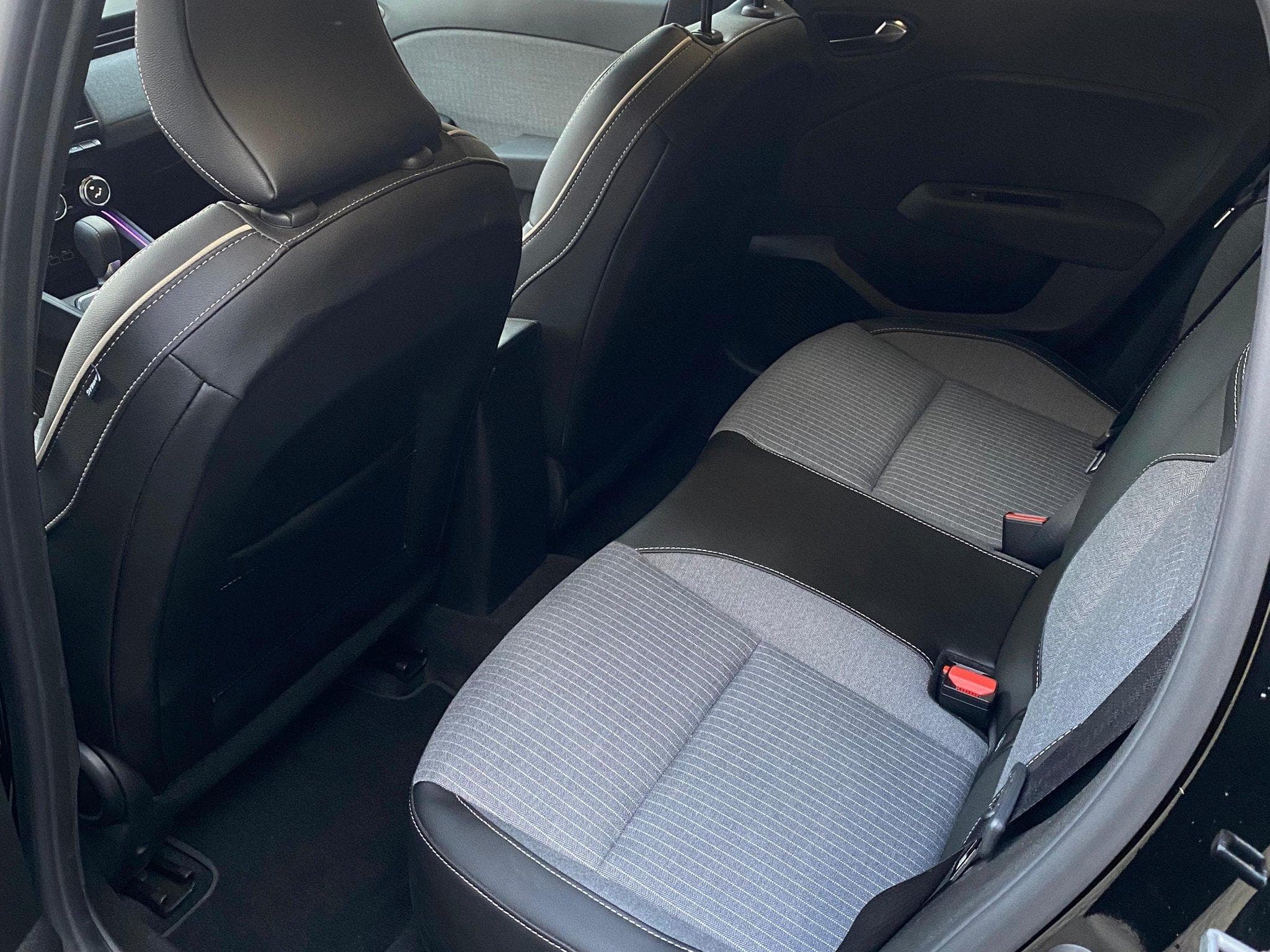 Renault Clio E-TECH HYBRID (2024) - Photo 5