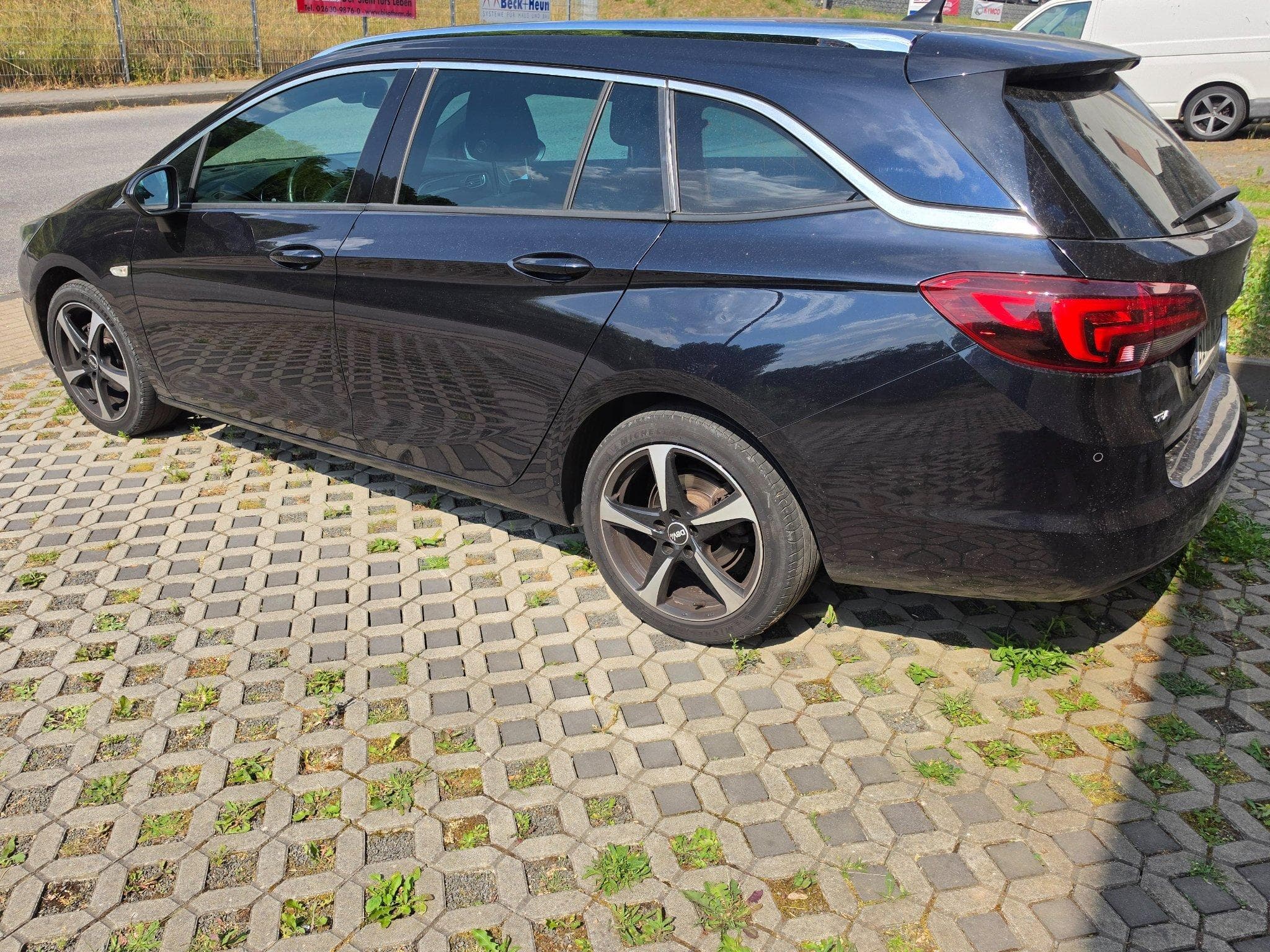 Opel Astra K Sports Tourer Dynamic (2018) - Photo 4