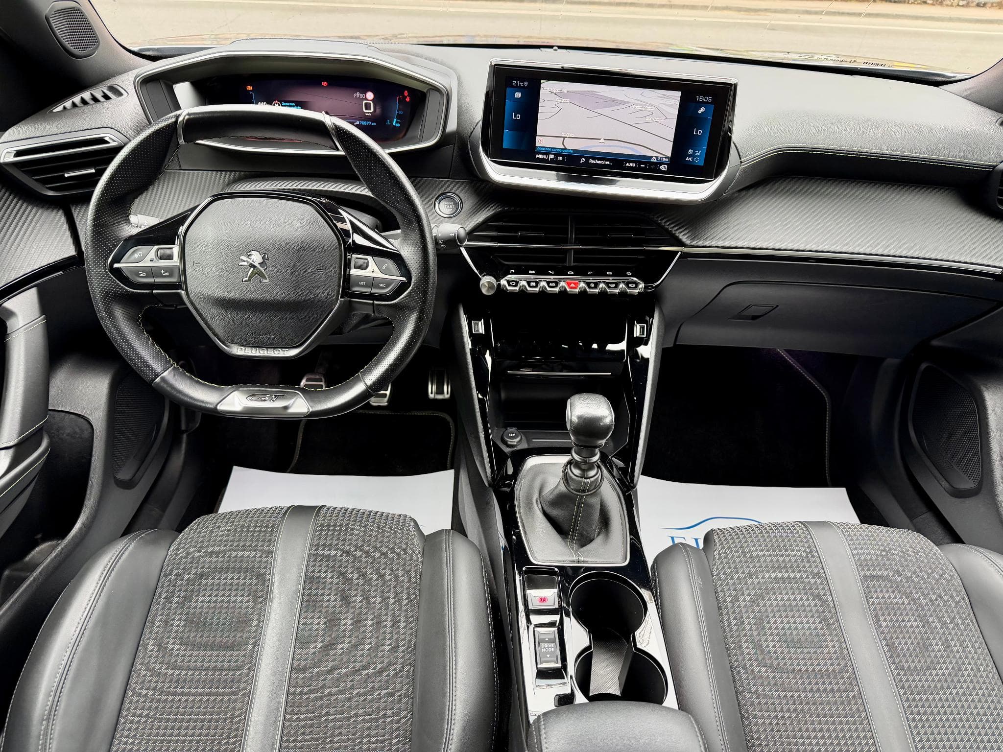 Peugeot 2008 1.2 PureTech 130 GT-Line NAVI/CAM/LED (2020) - Photo 8