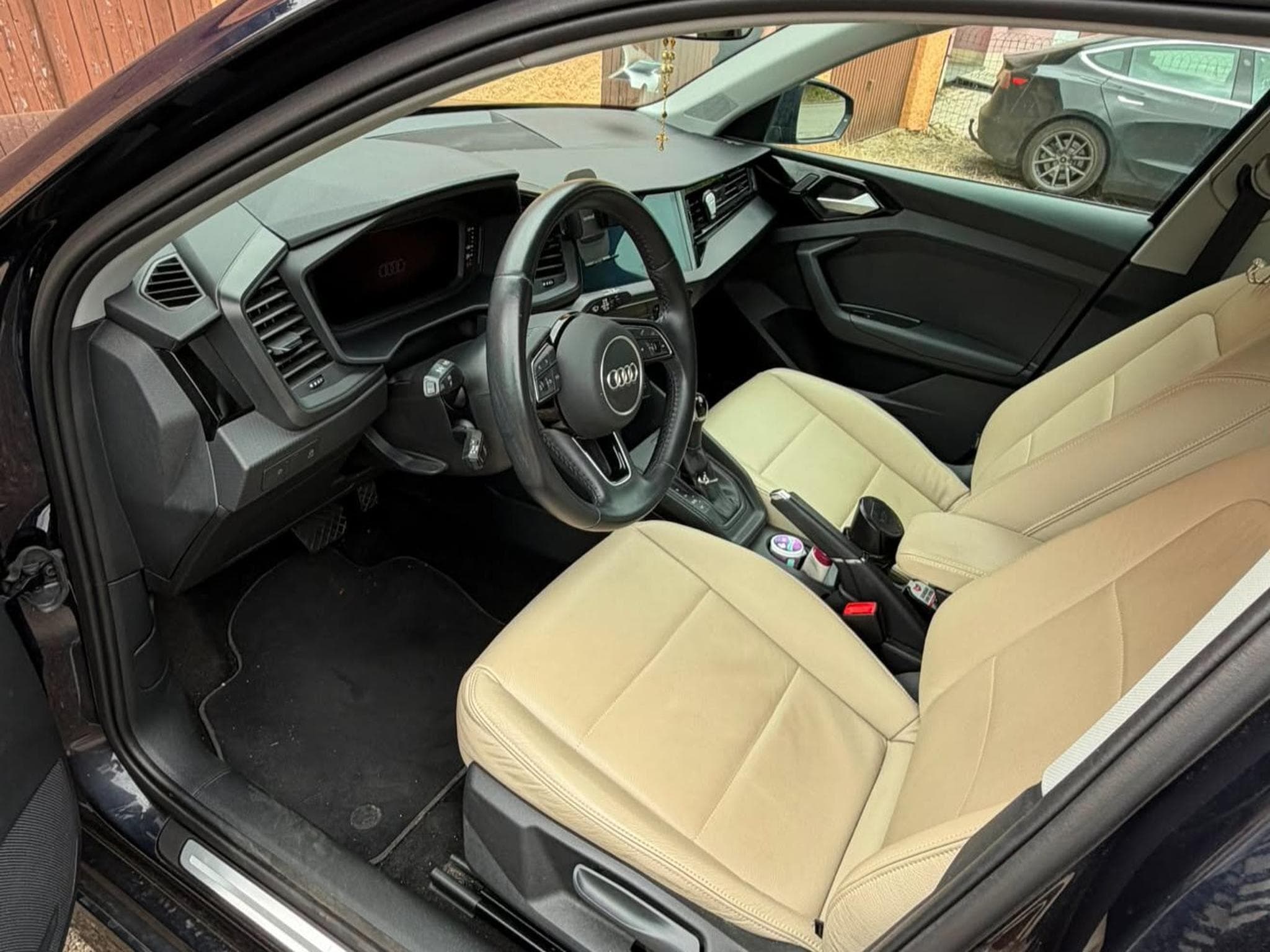 Audi A1 Citycarver 35 TFSI S tronic (2020) - Photo 3