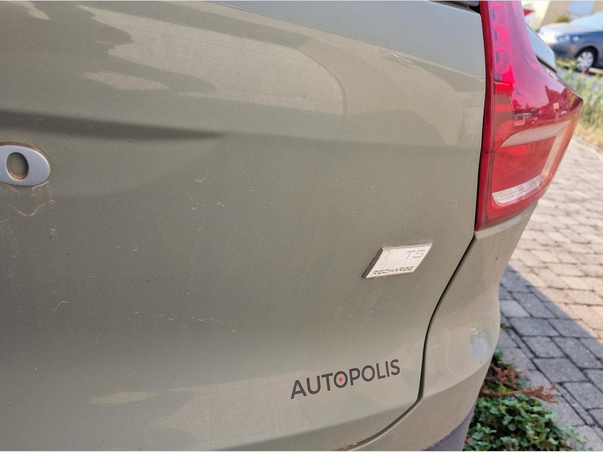 Volvo XC40 T5 Plug-In Hybrid Ultimate Dark (2023) - Photo 3
