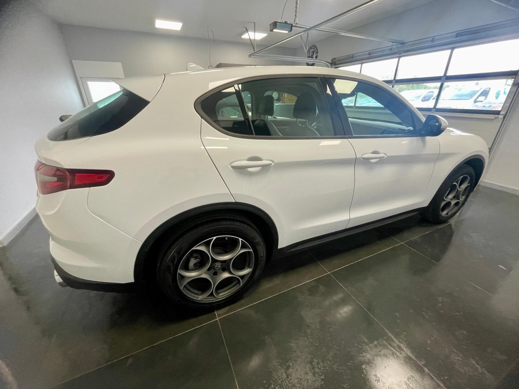 Alfa-Romeo Stelvio Super 2.0 Q4 (2018) - Photo 4