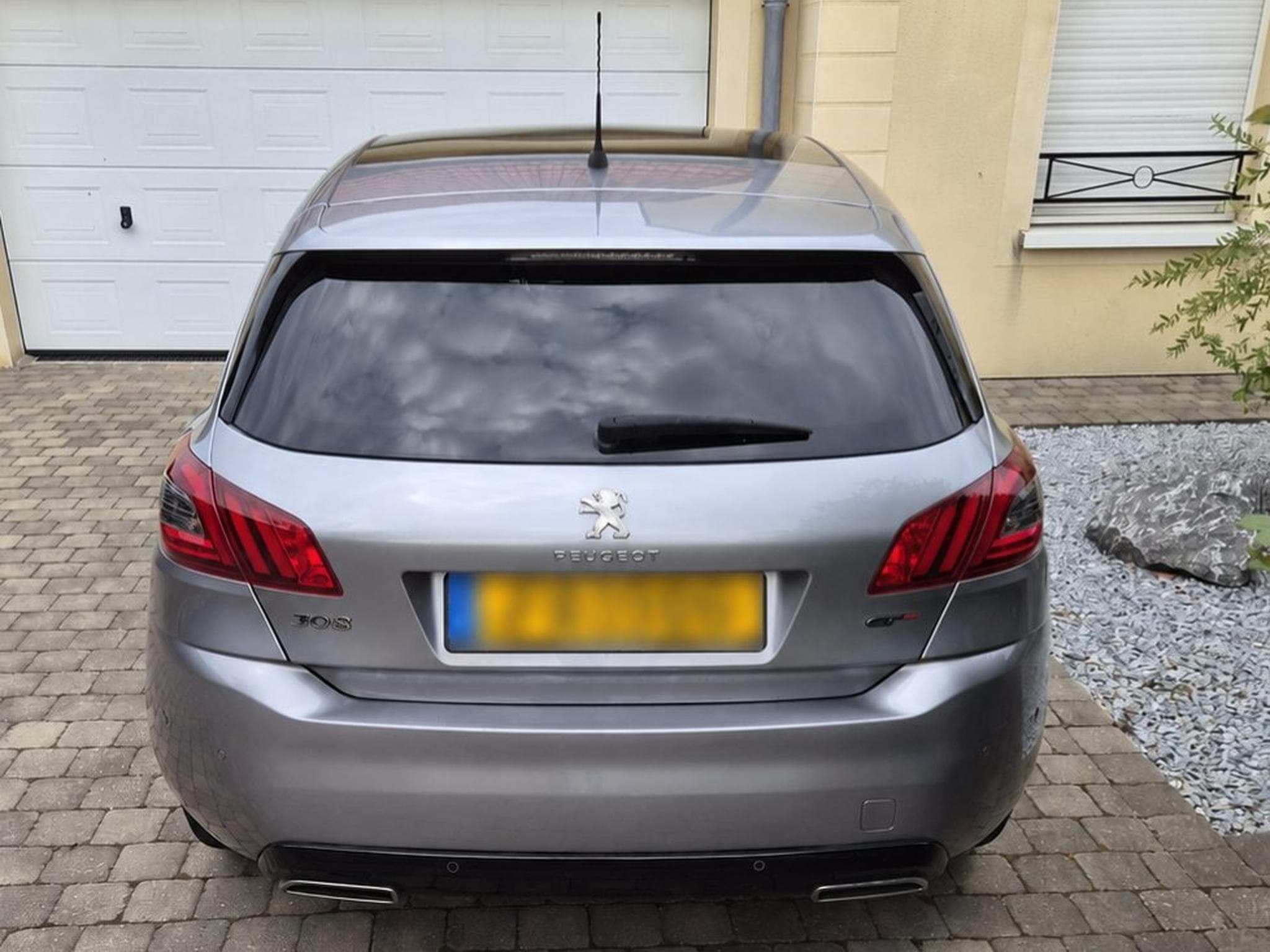 Peugeot 308 GT Pack (2021) - Photo 2