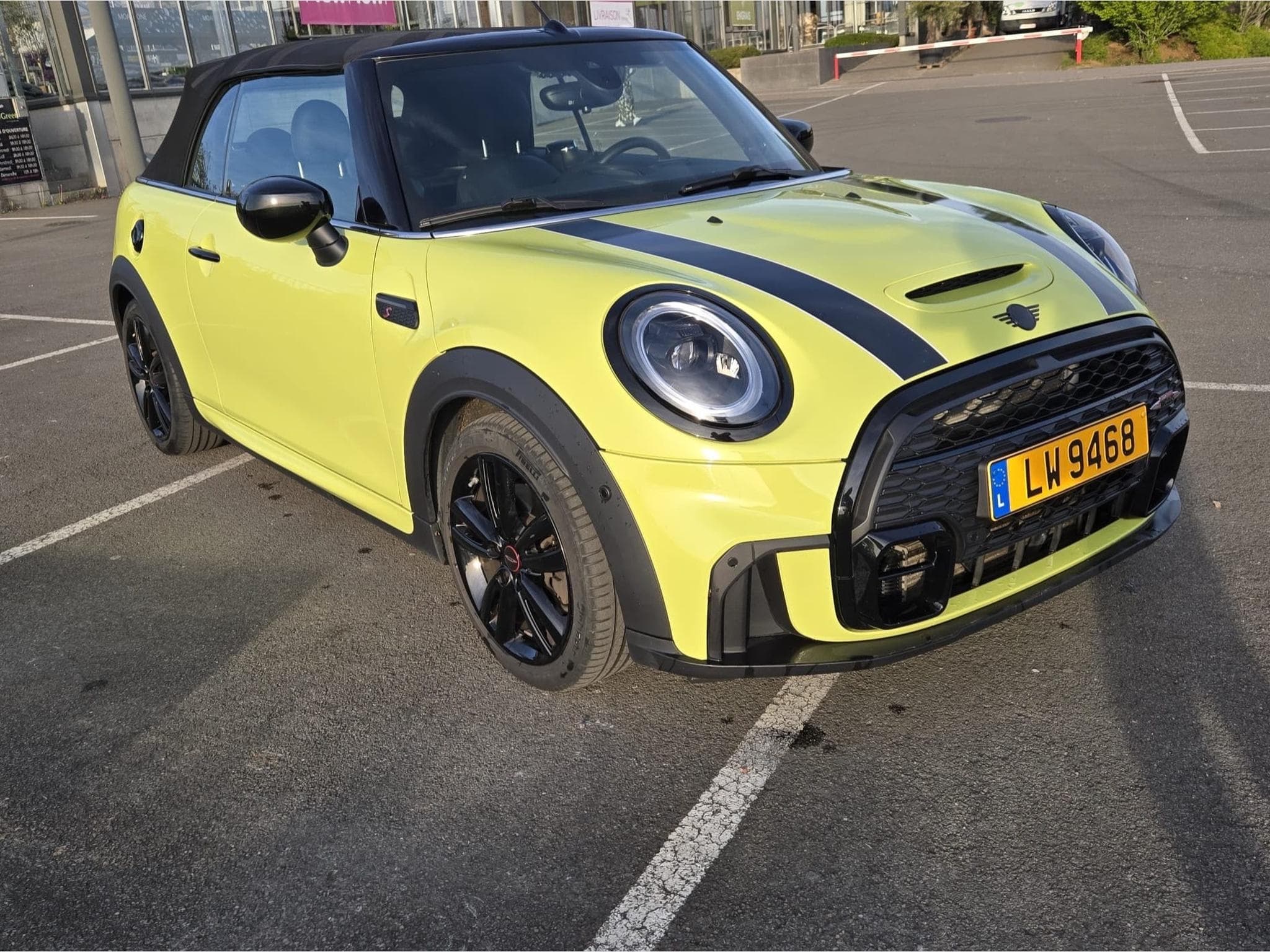 Mini Cooper JCW (2022) - Photo 1