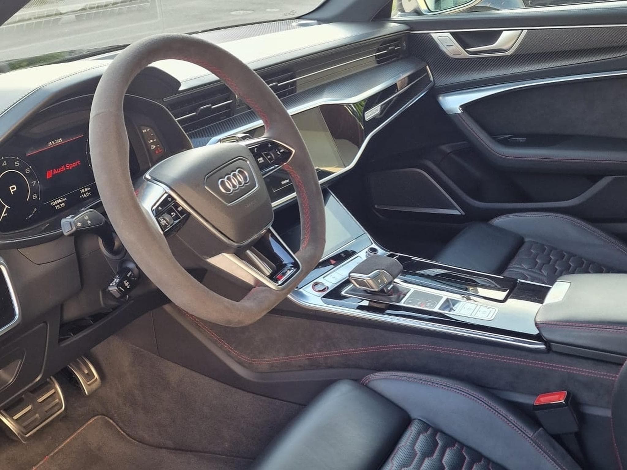 Audi RS6 Avant 4.0 TFSI quattro (2020) - Photo 2