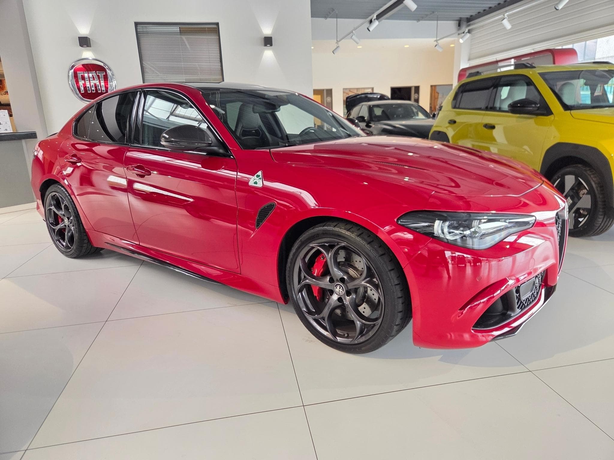 Alfa-Romeo Giulia QUADRIFOGLIO 2.9 V6 BI-TURBO 520 AT8 (2024) - Photo 19