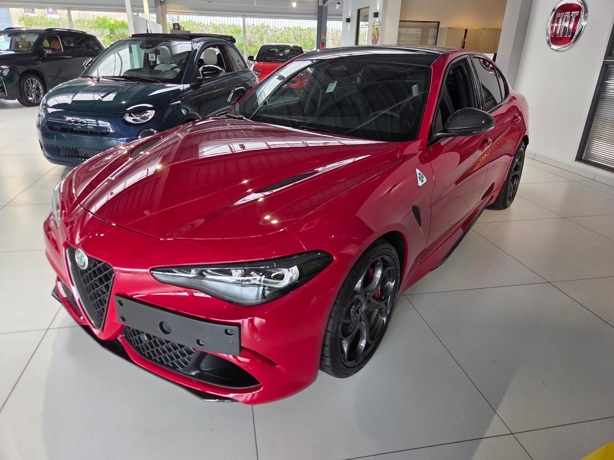 Alfa-Romeo Giulia QUADRIFOGLIO 2.9 V6 BI-TURBO 520 AT8 (2024) - Photo 18