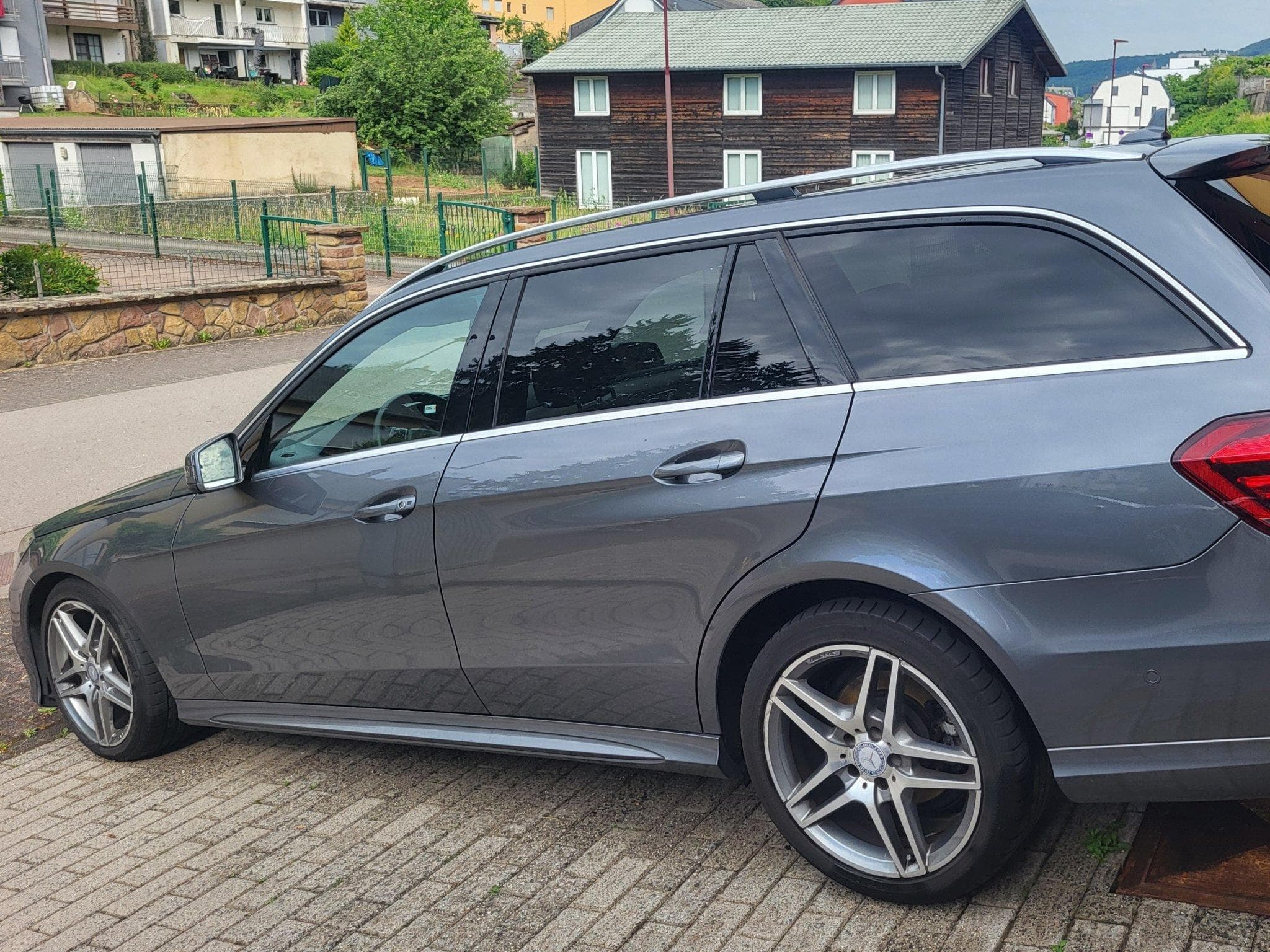 Mercedes E 200 CDI bluetech (2015) - Photo 2