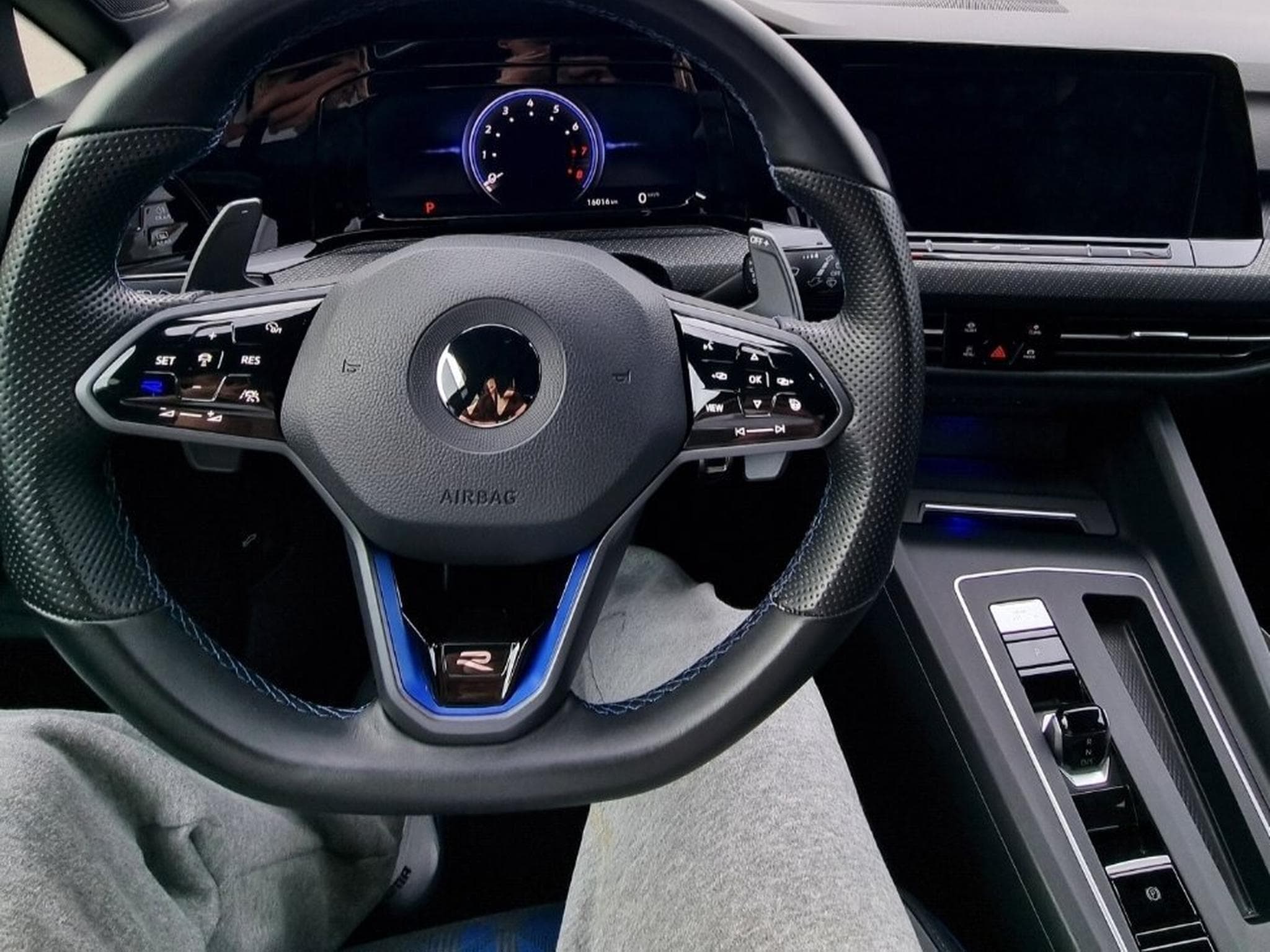 VW Golf R Performance Akrapovic (2022) - Foto 2