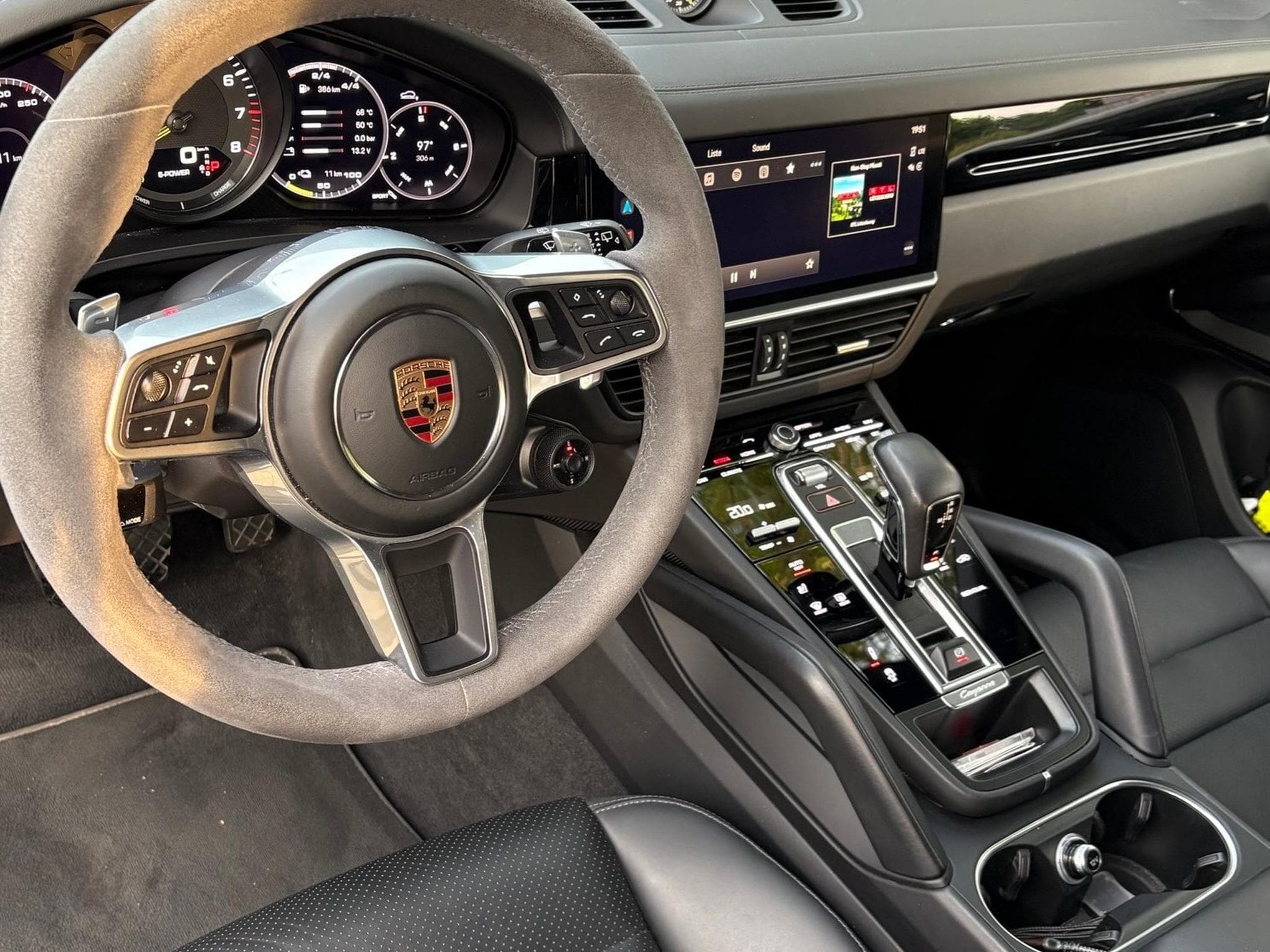 Porsche Cayenne E-hybride (2021) - Photo 7