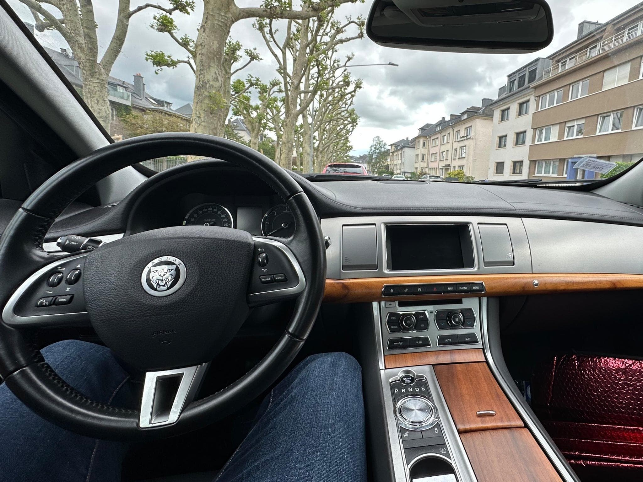 Jaguar XF 2,2 Diesel (2013) - Photo 3