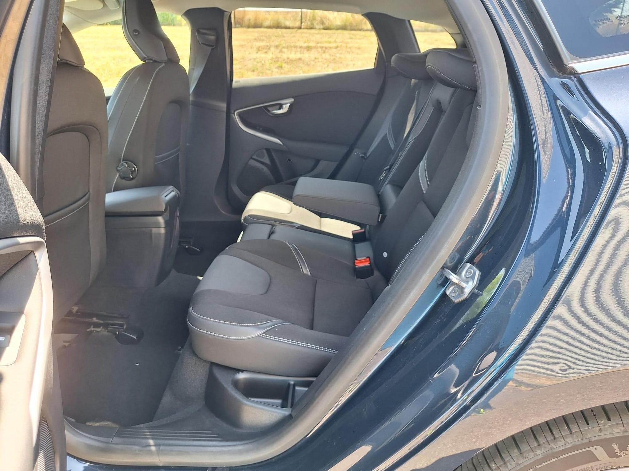 Volvo V40 D2 1.6d 114ch Momentum (2014) - Photo 10