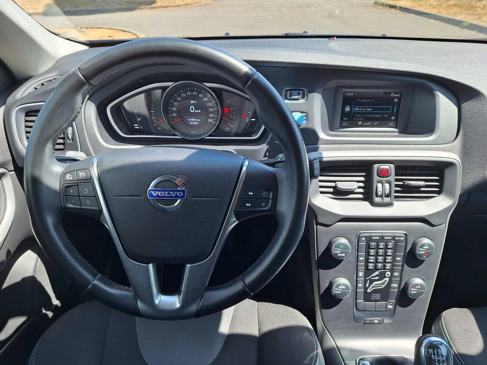 Volvo V40 D2 1.6d 114ch Momentum (2014) - Photo 14