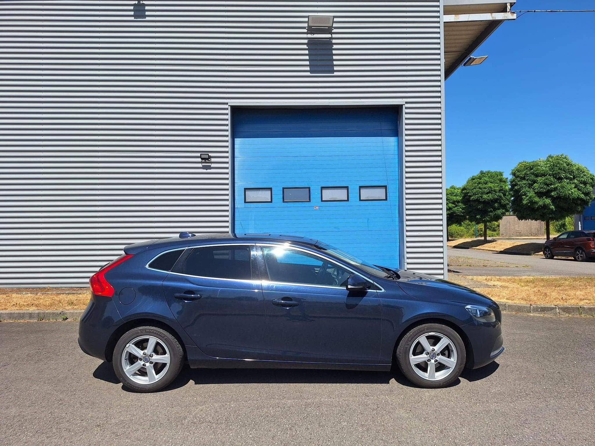 Volvo V40 D2 1.6d 114ch Momentum (2014) - Photo 2