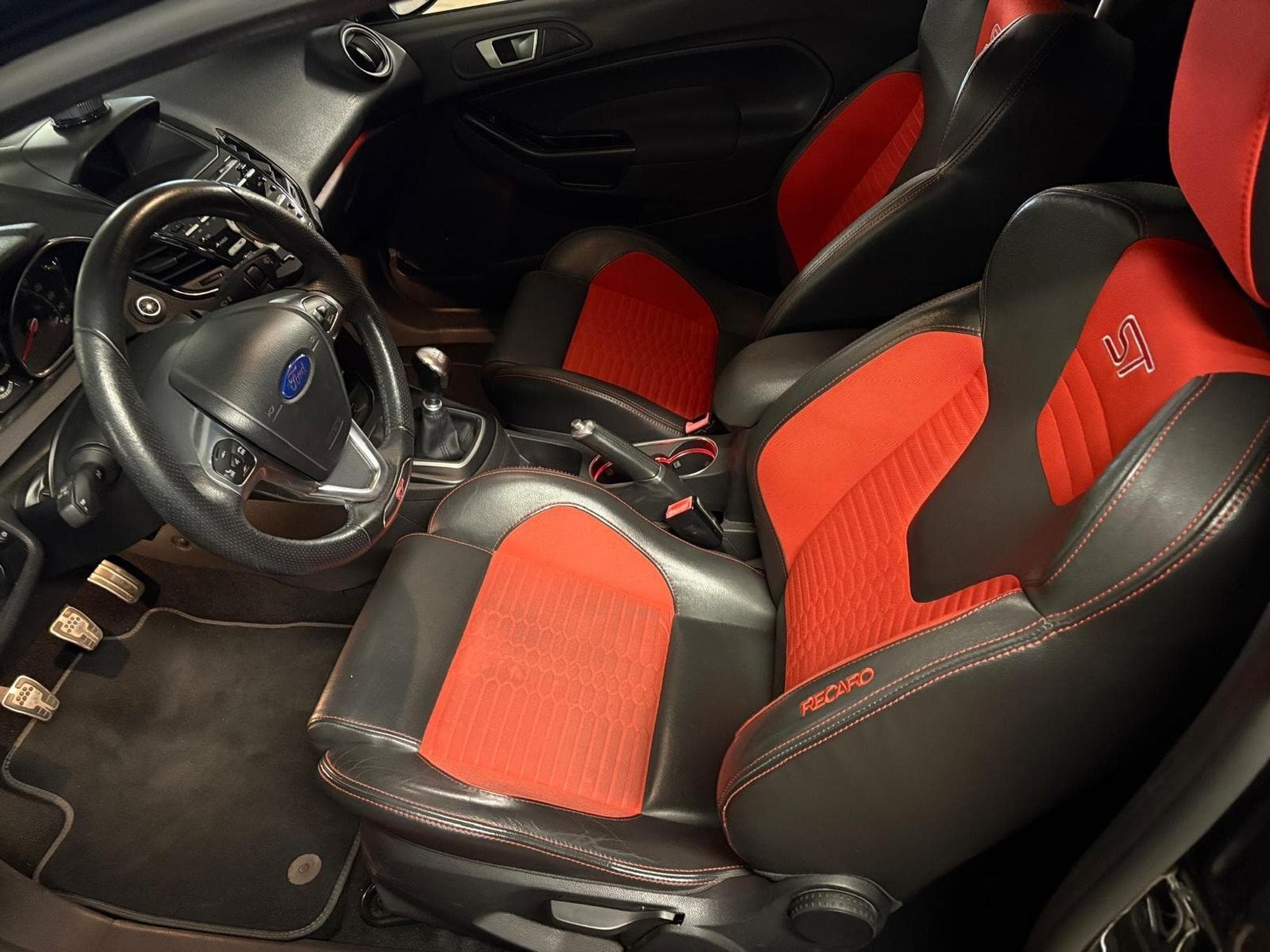 Ford Fiesta ST2 (2014) - Photo 2
