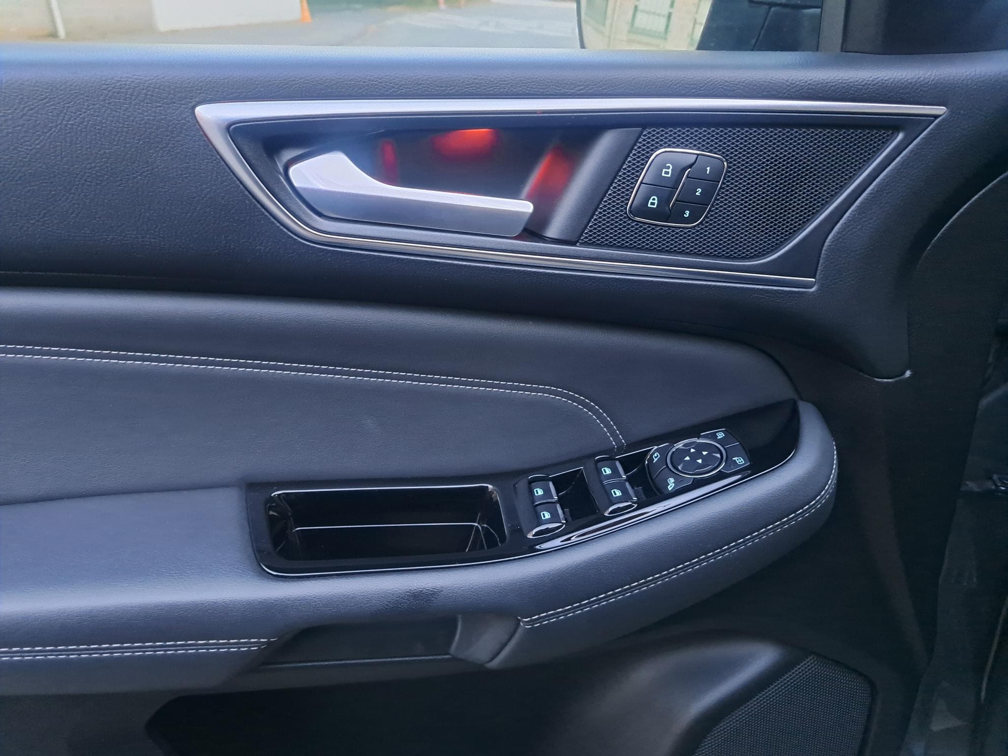 Ford S-Max 2.0 TDCI 190CV 7PLACES TITANIUM AUTOMATIQUE (2019) - Photo 9
