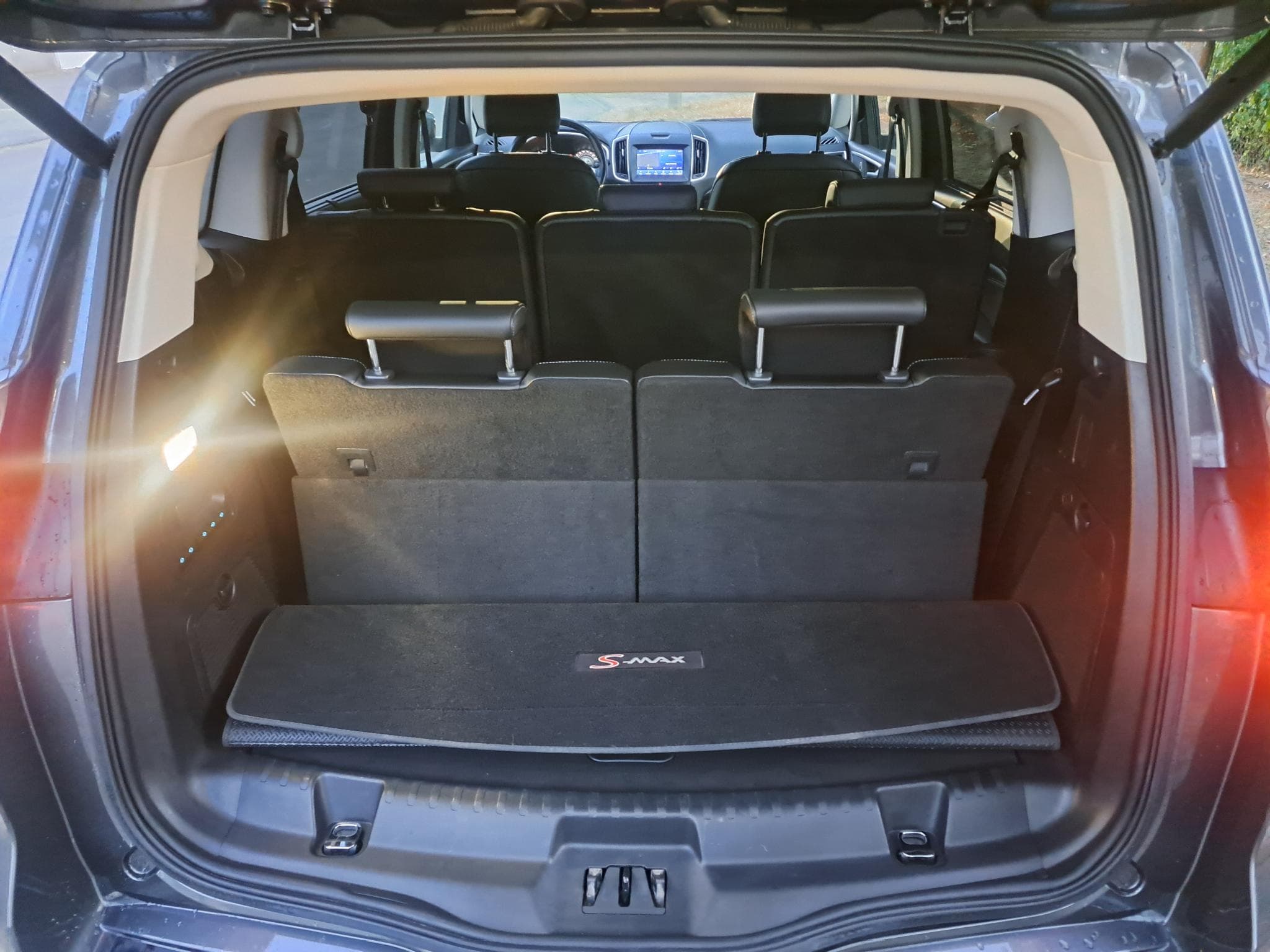 Ford S-Max 2.0 TDCI 190CV 7PLACES TITANIUM AUTOMATIQUE (2019) - Photo 17