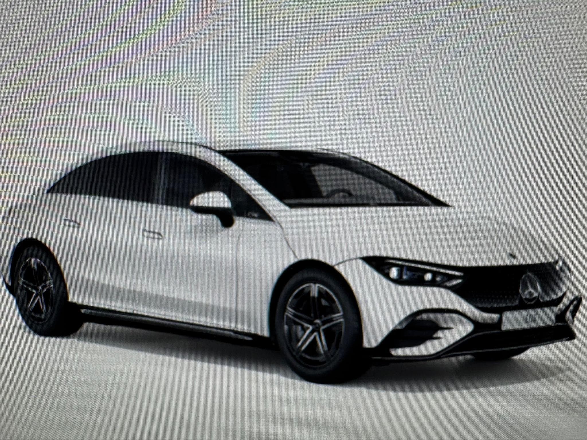 Mercedes EQE 350+ (2023) - Photo 1