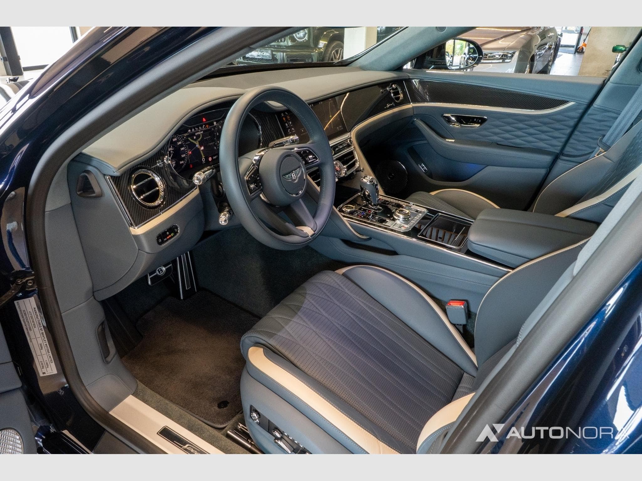 Bentley Flying Spur W12 Speed (2023) - Photo 12