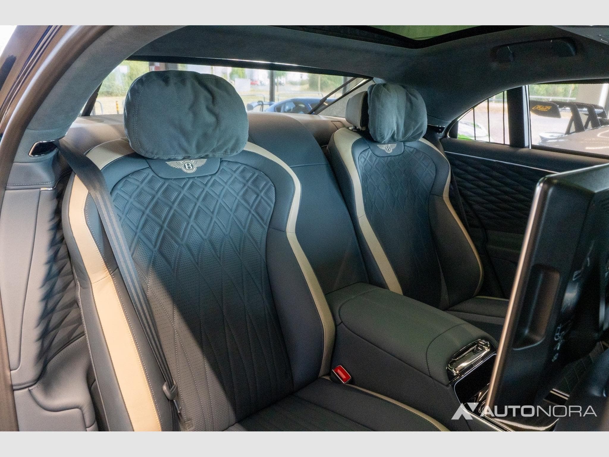 Bentley Flying Spur W12 Speed (2023) - Photo 14