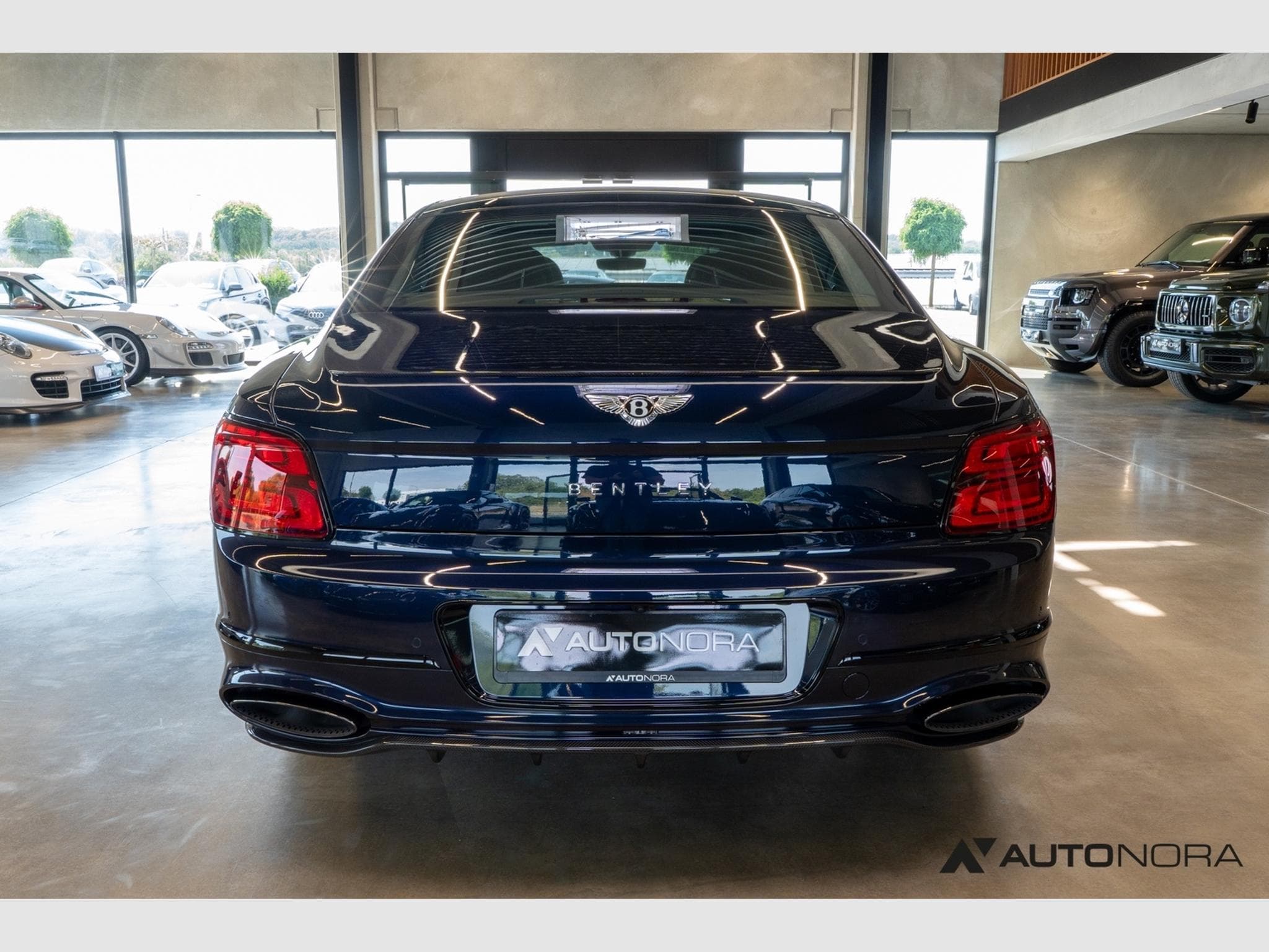 Bentley Flying Spur W12 Speed (2023) - Photo 9