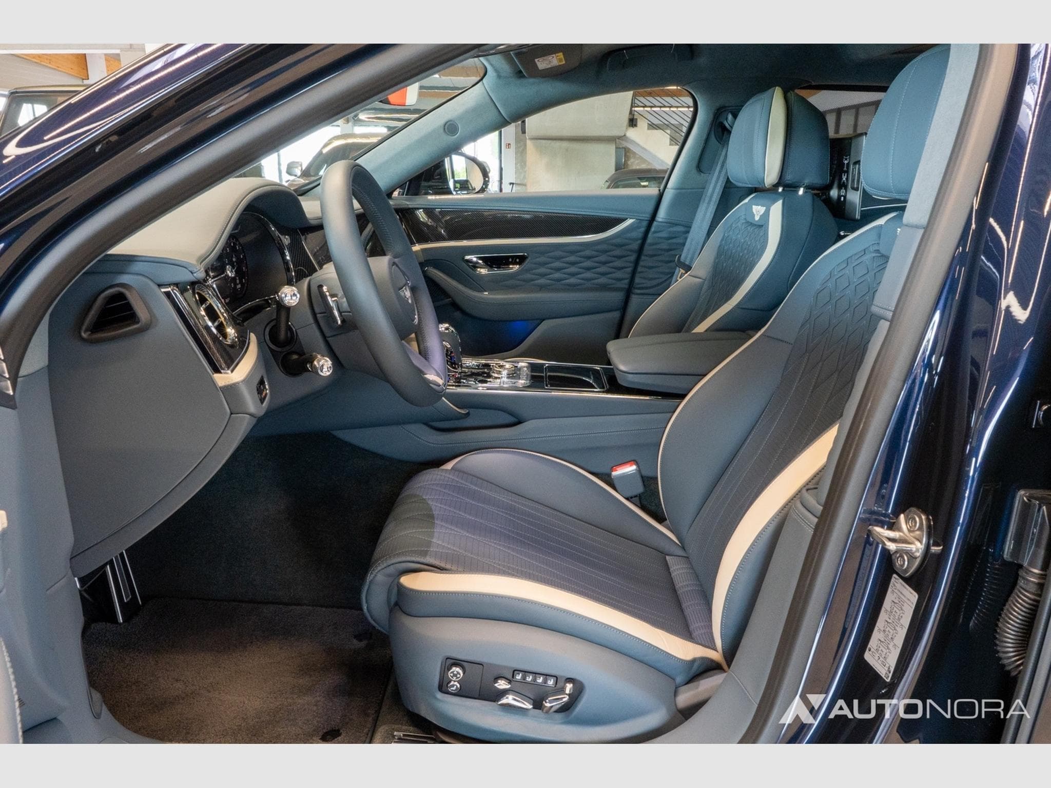 Bentley Flying Spur W12 Speed (2023) - Photo 11
