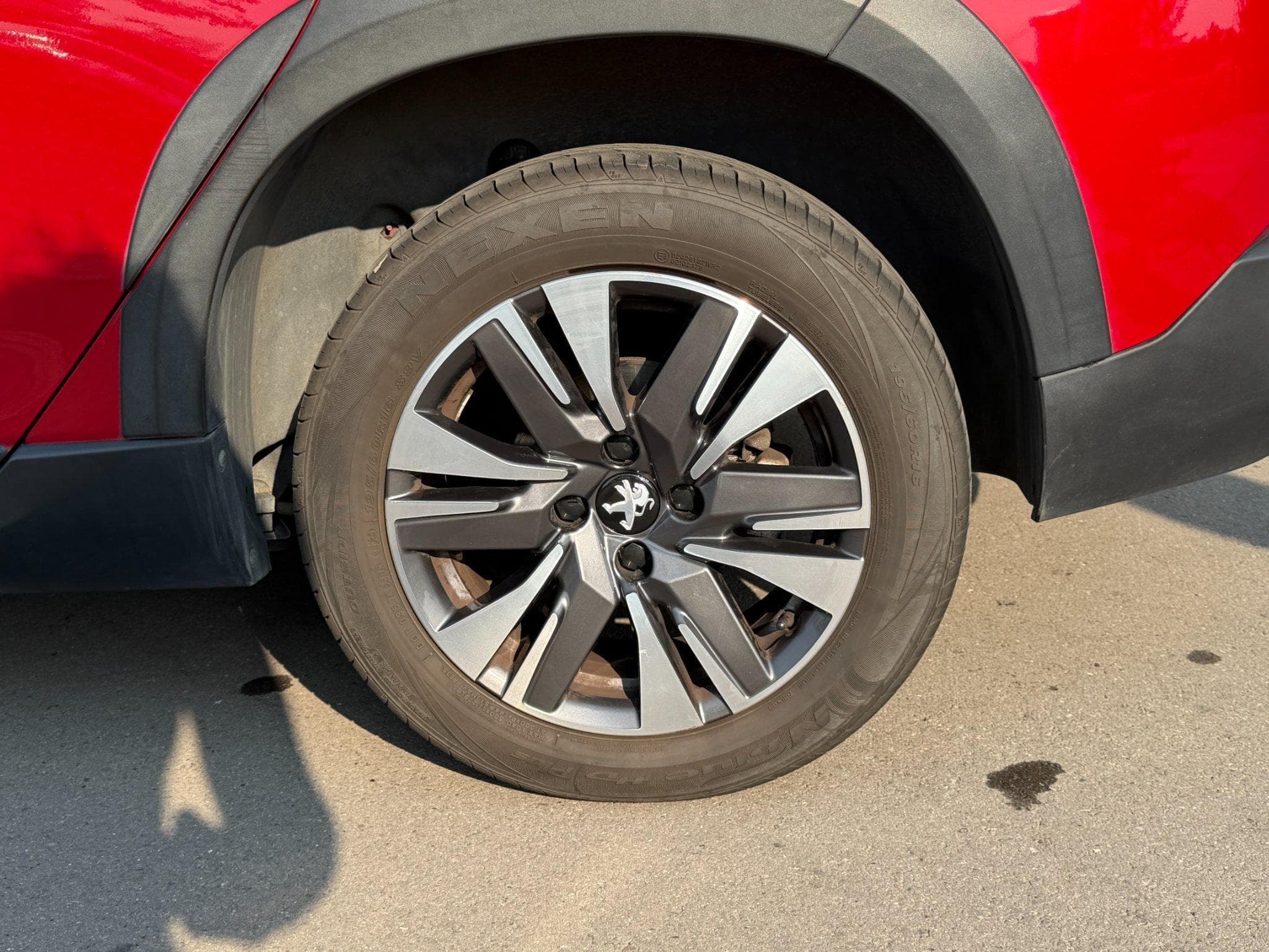 Peugeot 2008 PureTech Allure 110 (2018) - Photo 13