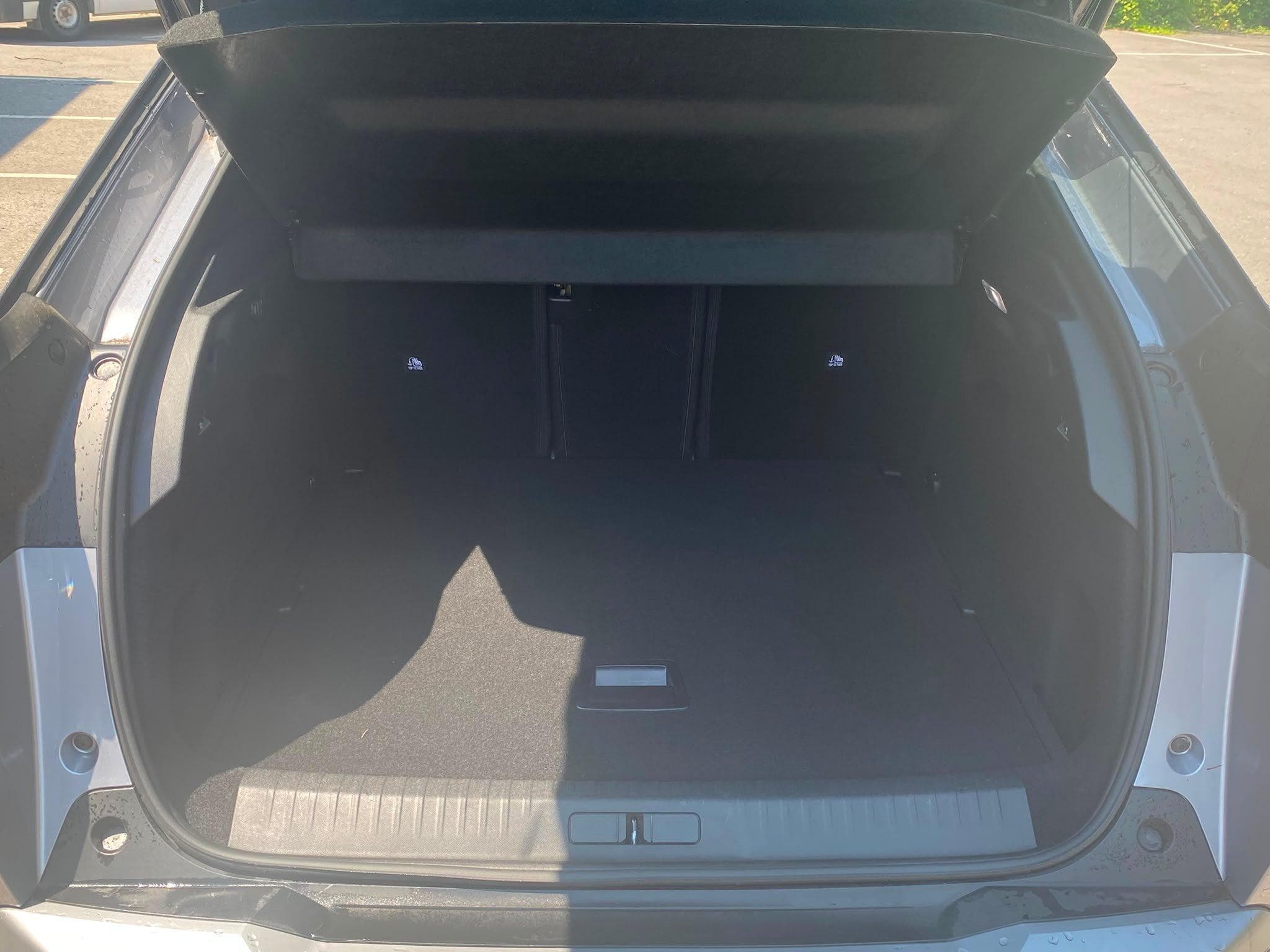 Peugeot 3008 First Edition Allure (2025) - Photo 11