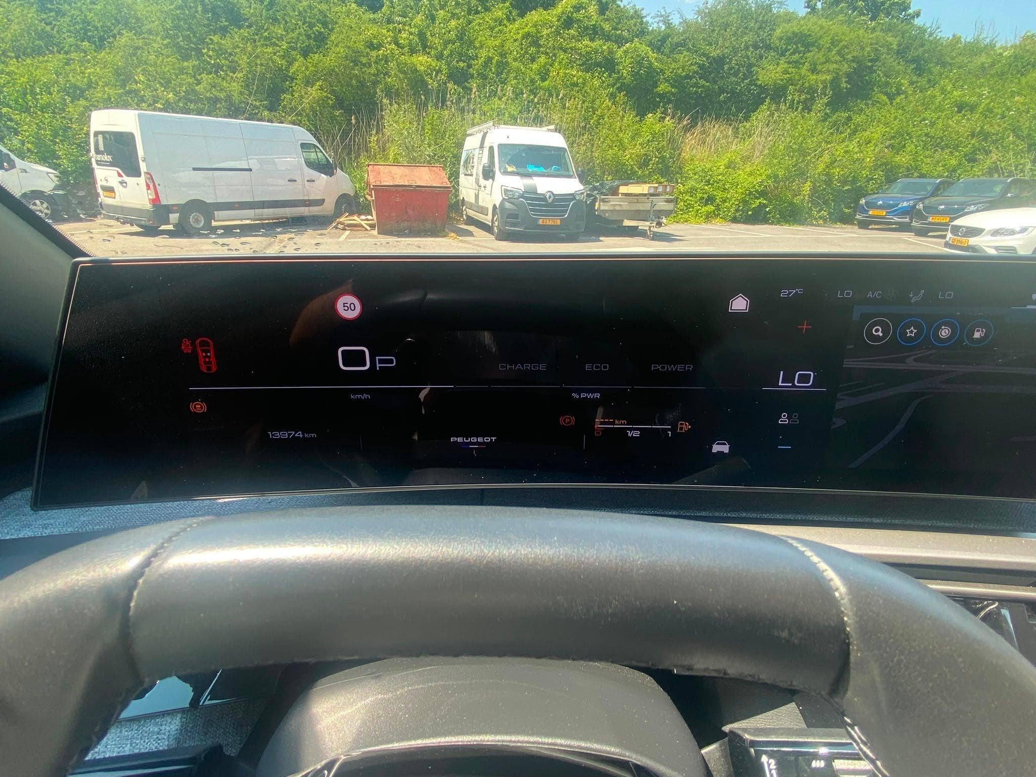 Peugeot 3008 First Edition Allure (2025) - Photo 13