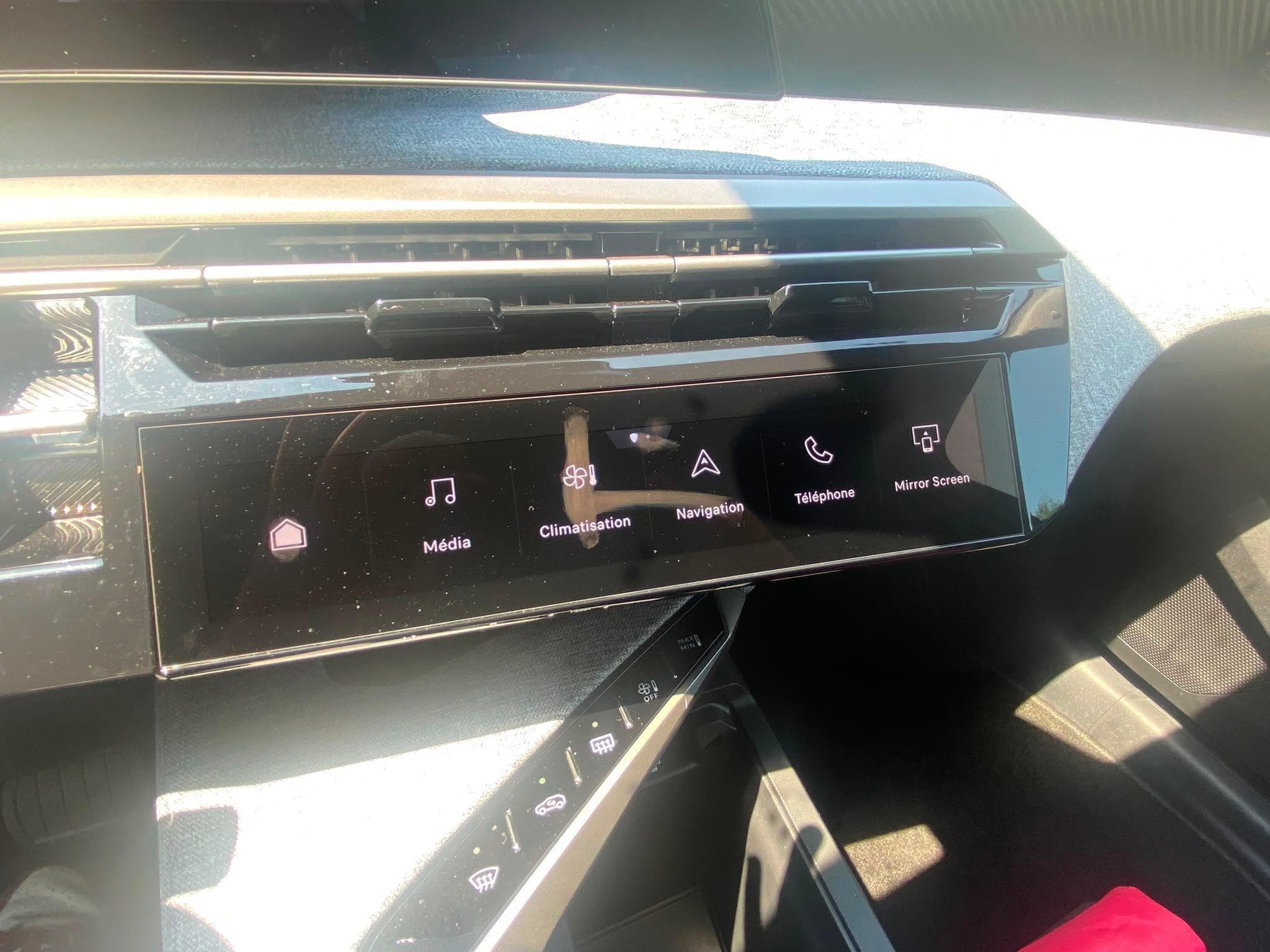 Peugeot 3008 First Edition Allure (2025) - Photo 15