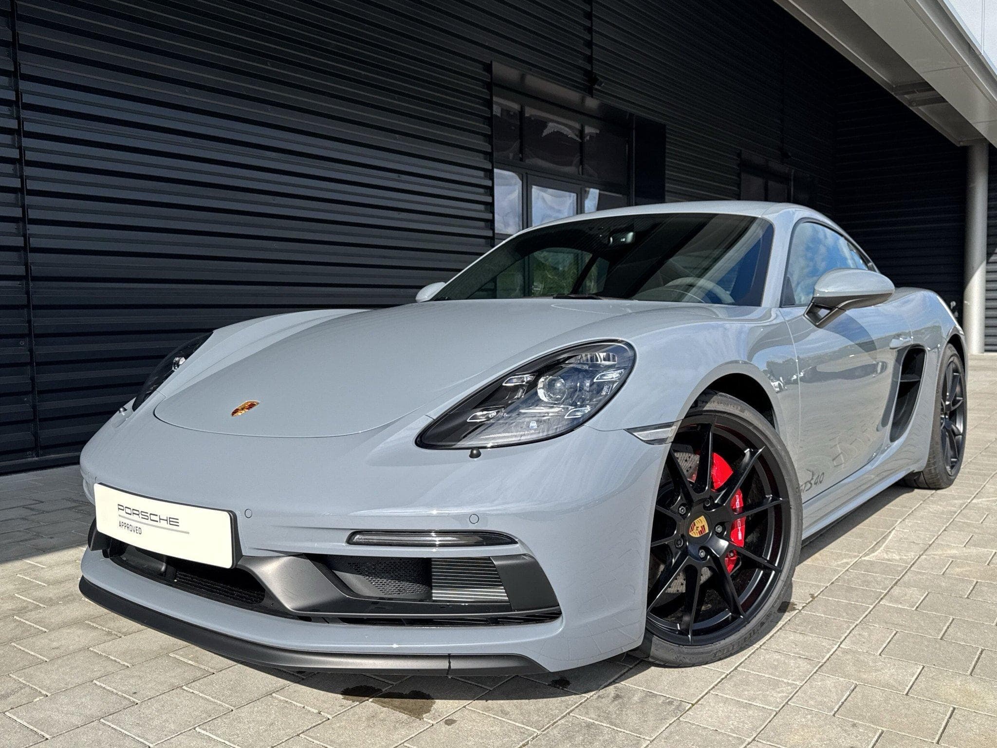 Porsche 718 GTS 4.0 (2024) - Photo 2