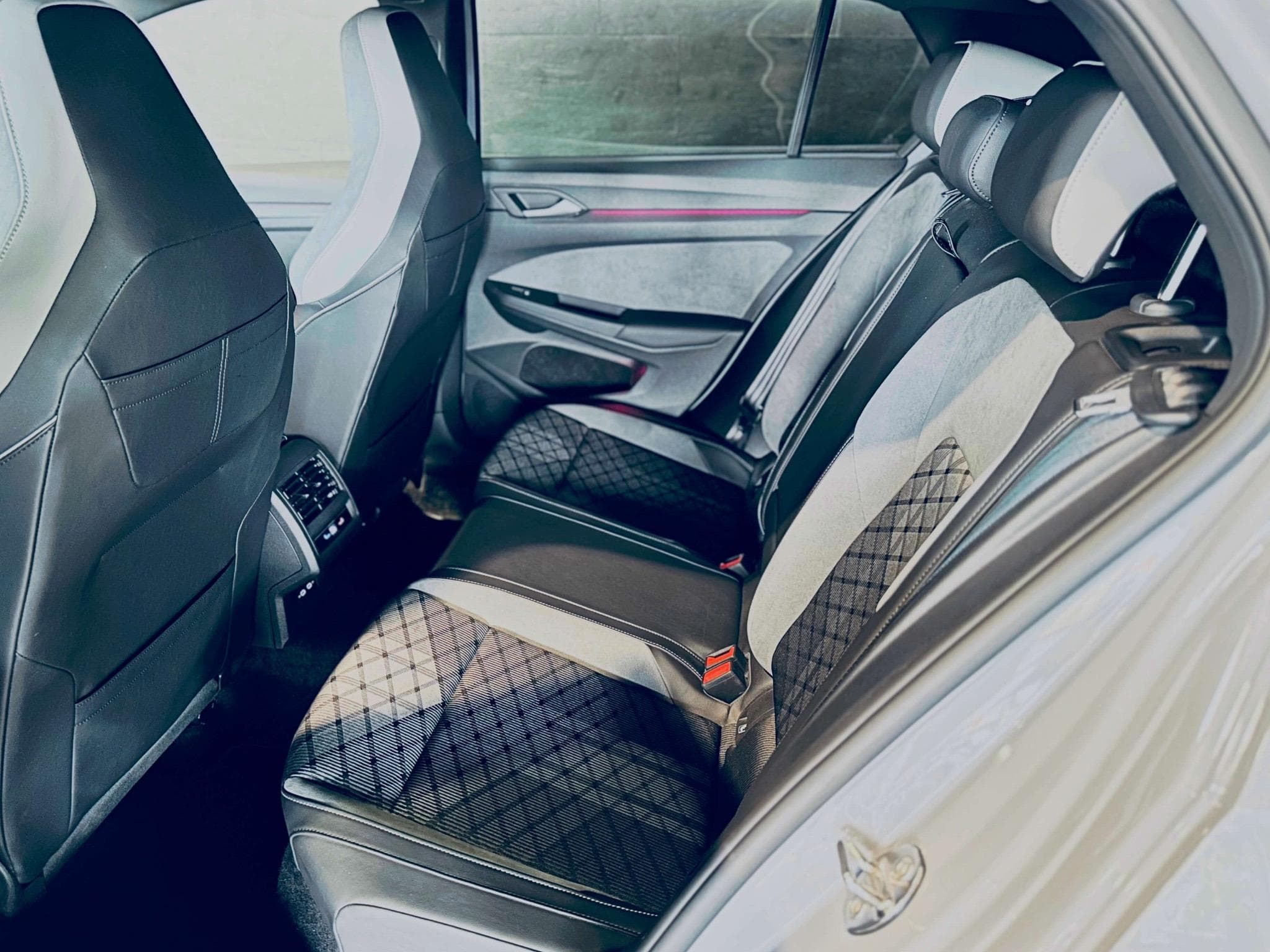VW Golf GOLF VIII R-LINE TSI (2023) - Photo 14