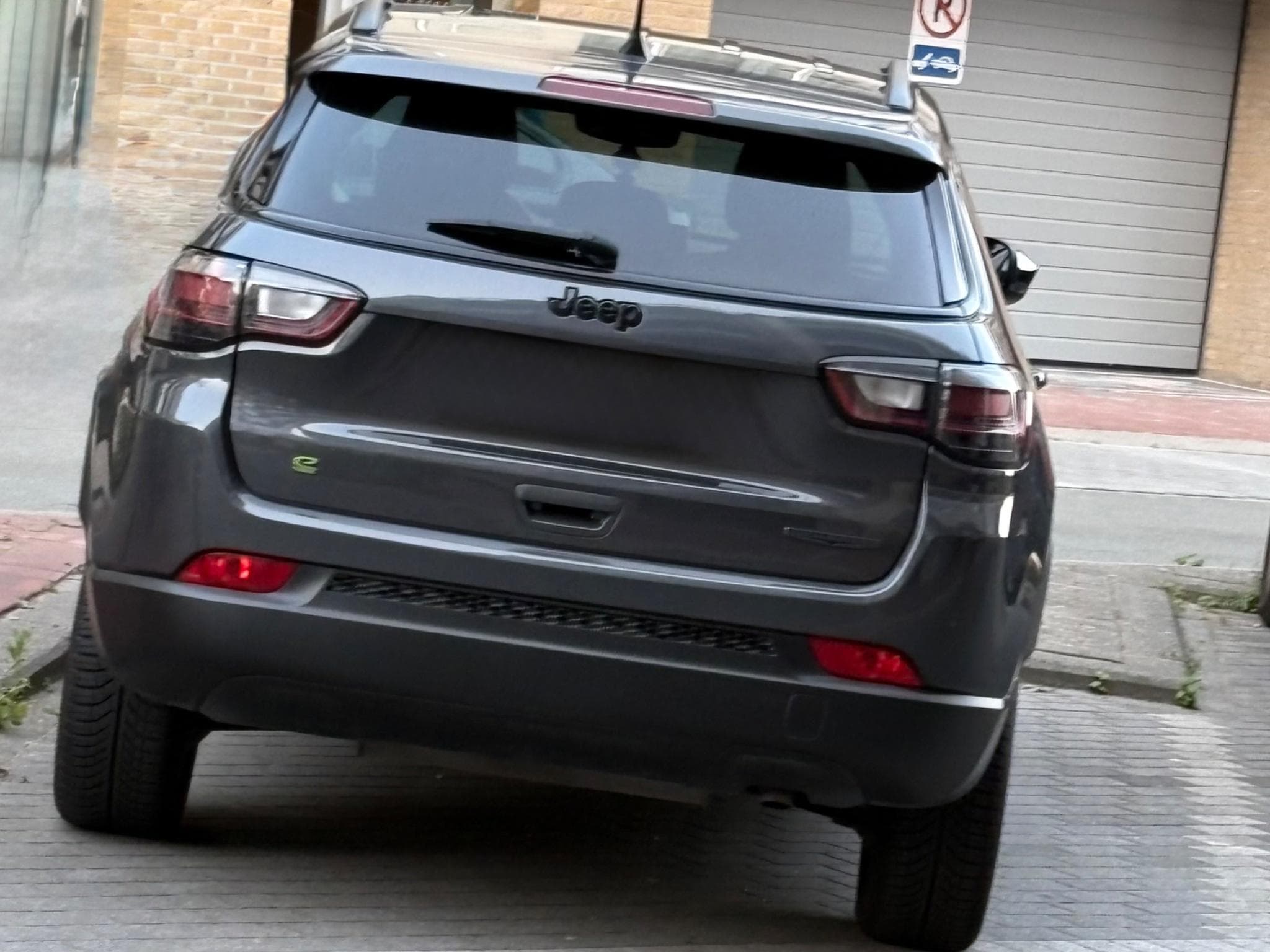 Jeep Compass Night Eagle (2023) - Foto 2
