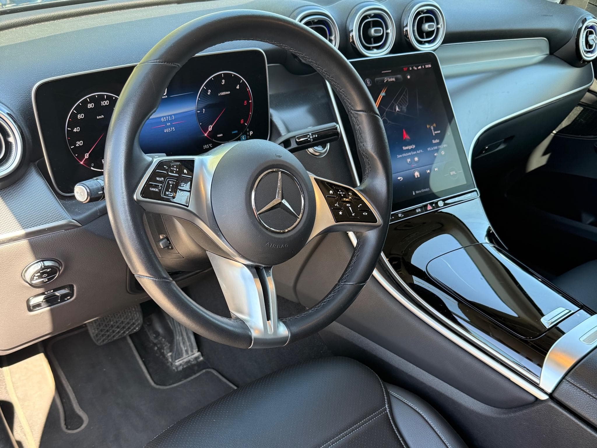 Mercedes GLC 220 (2024) - Photo 7