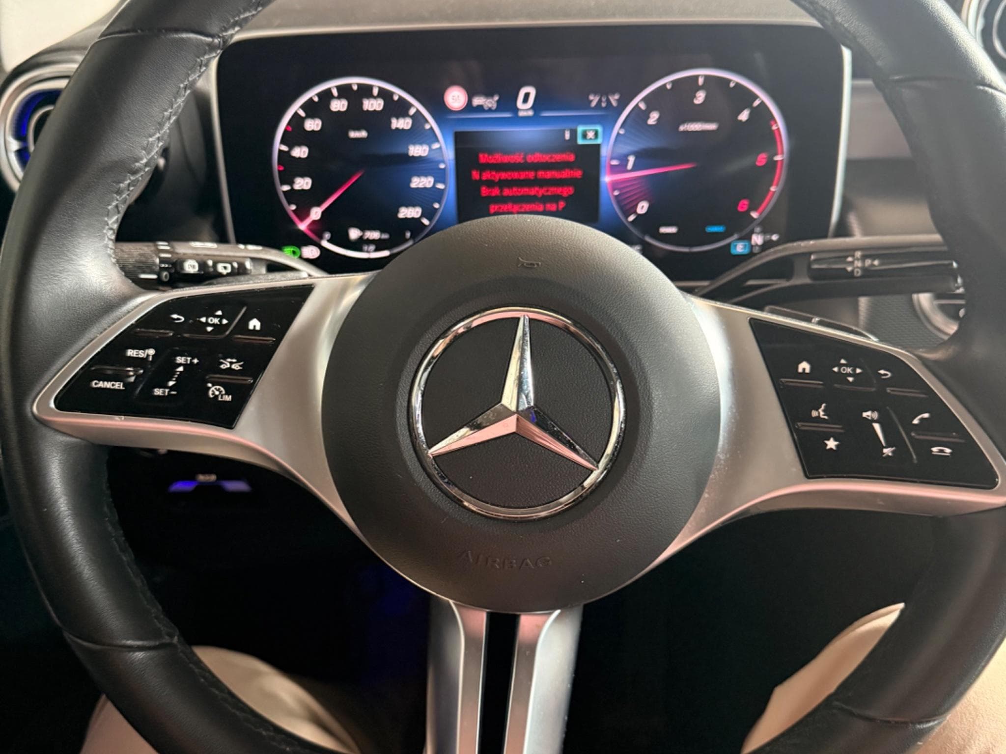 Mercedes GLC 220 (2024) - Photo 12