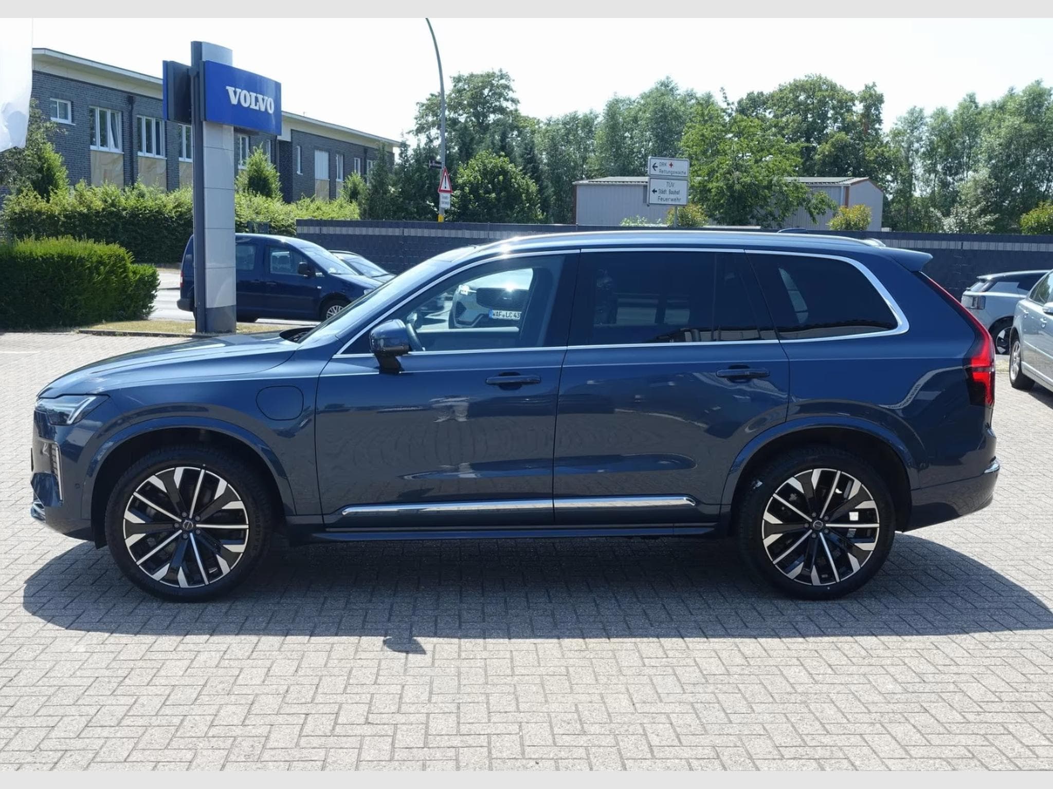 Volvo XC90 Plus Bright T8 AWD/ Pano/HeadUp/360° (2025) - Photo 2